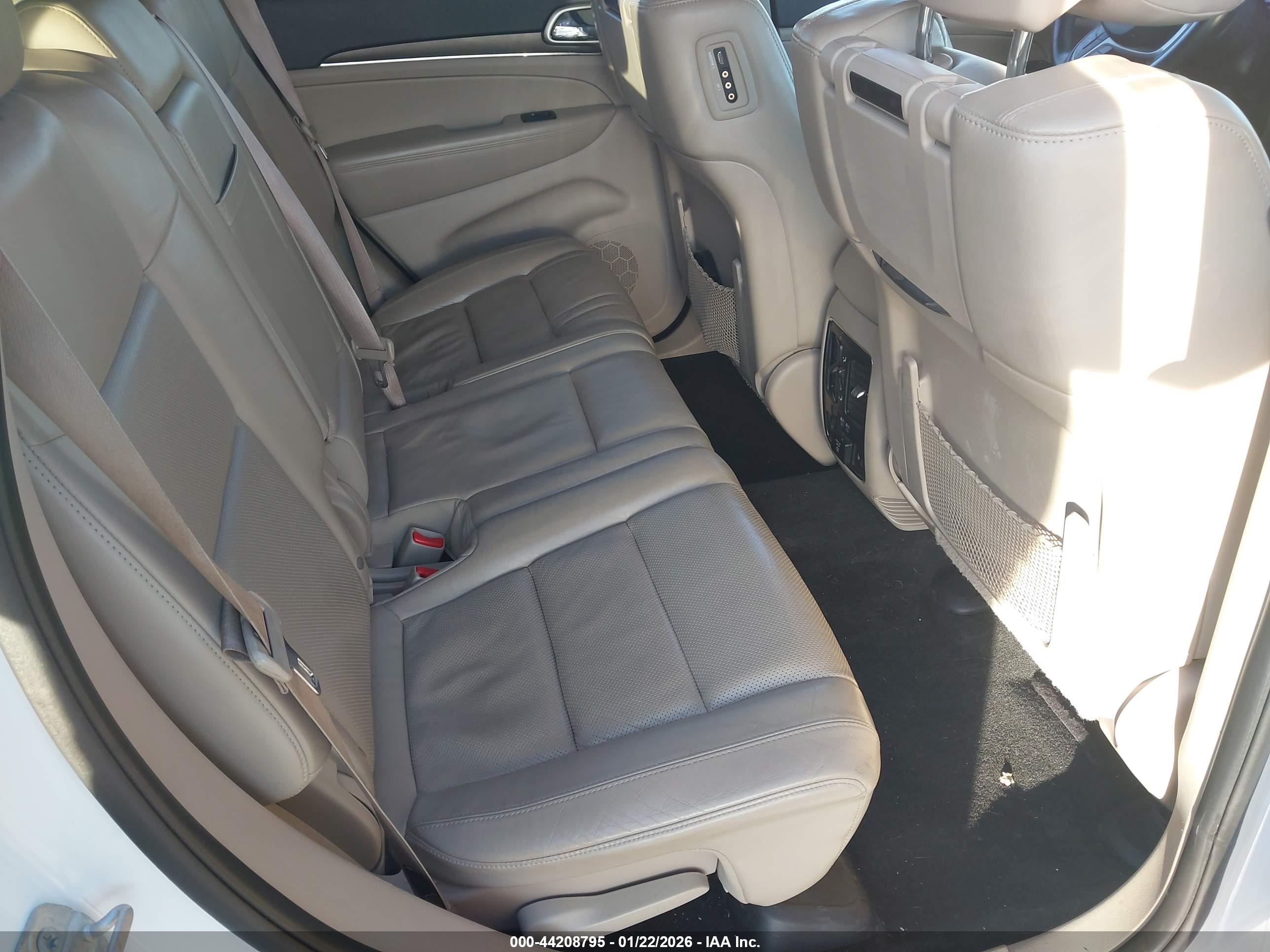 JEEP GRAND image 8