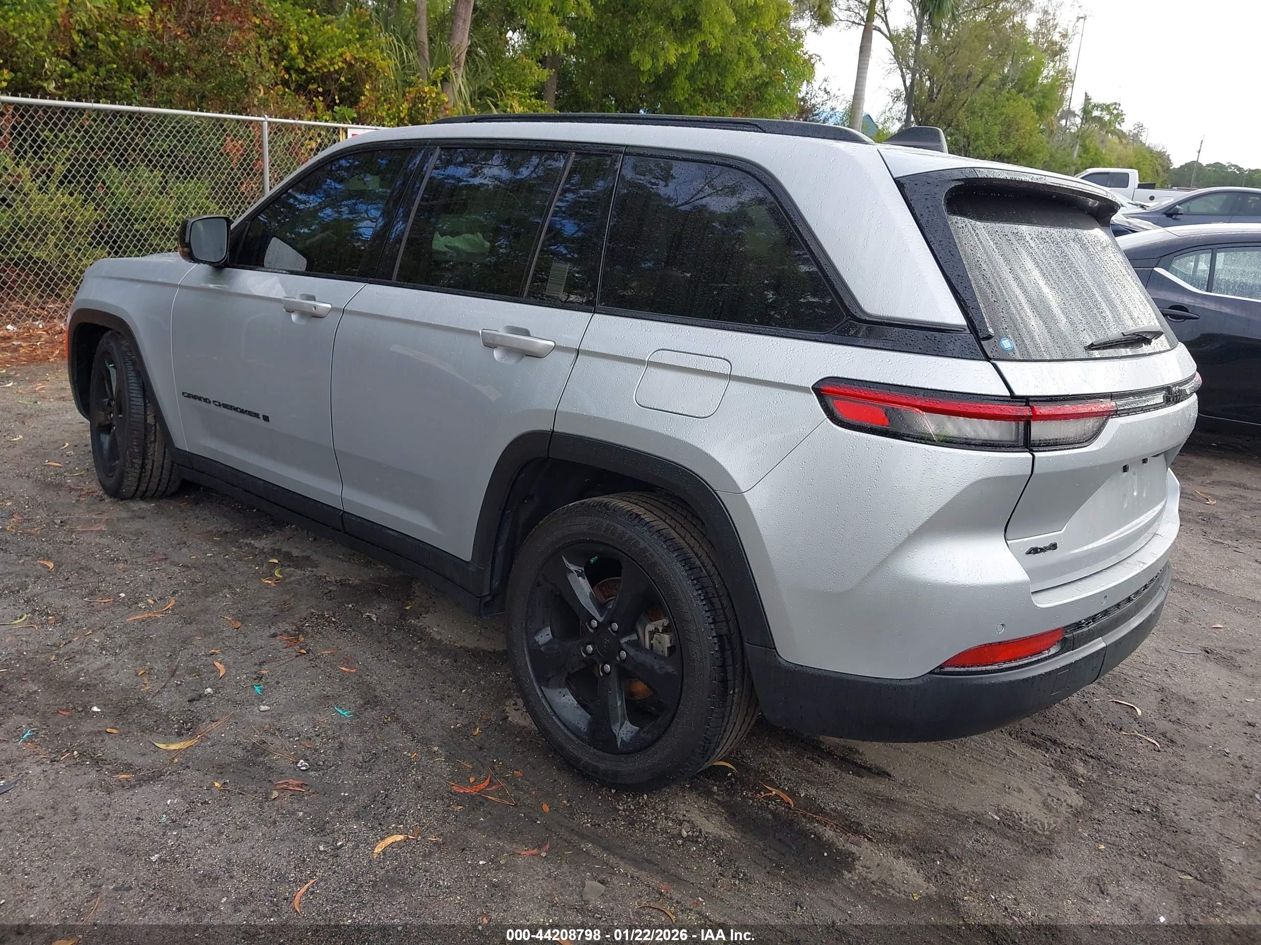 JEEP GRAND image 3