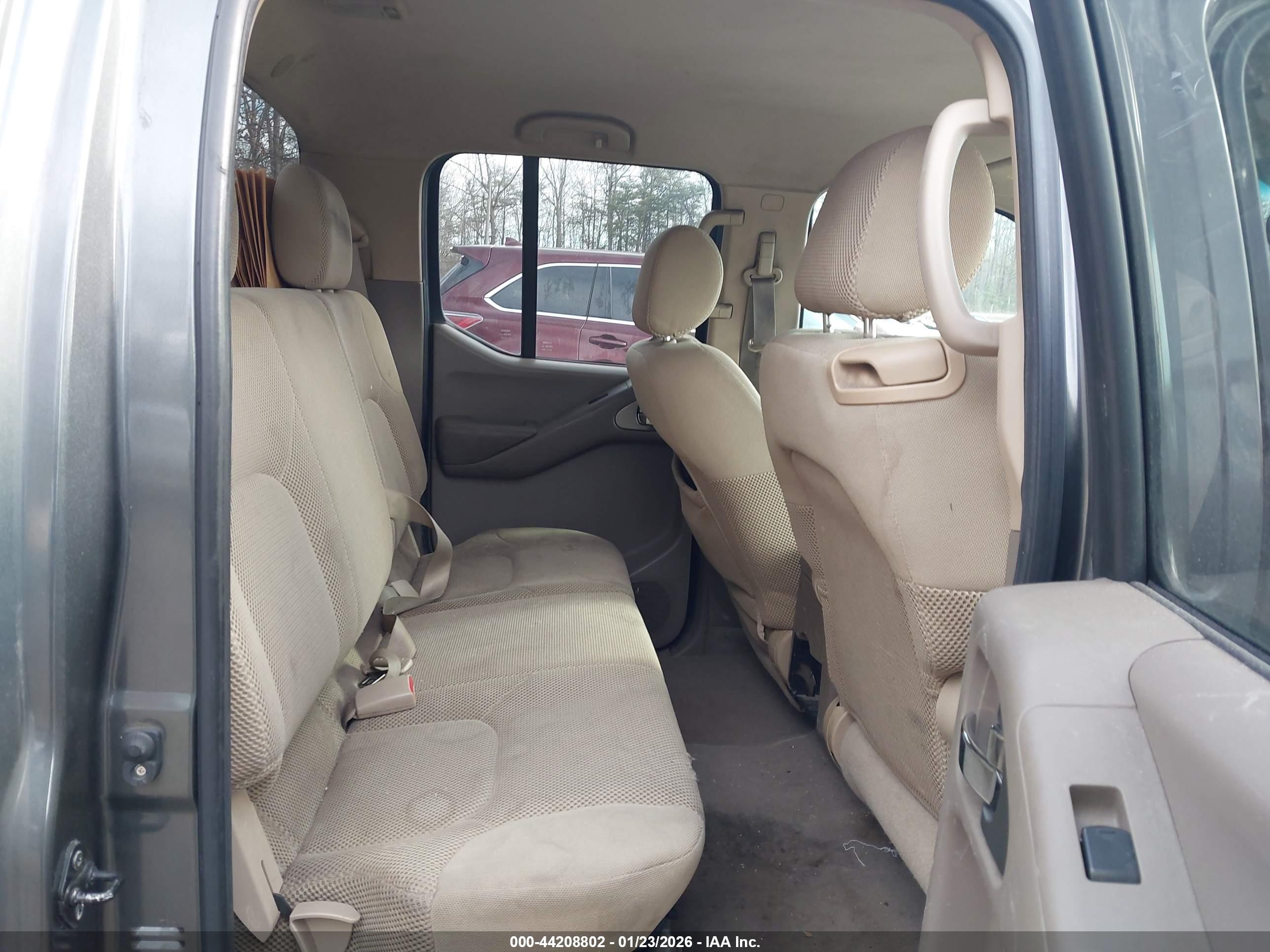 NISSAN FRONTIER image 8