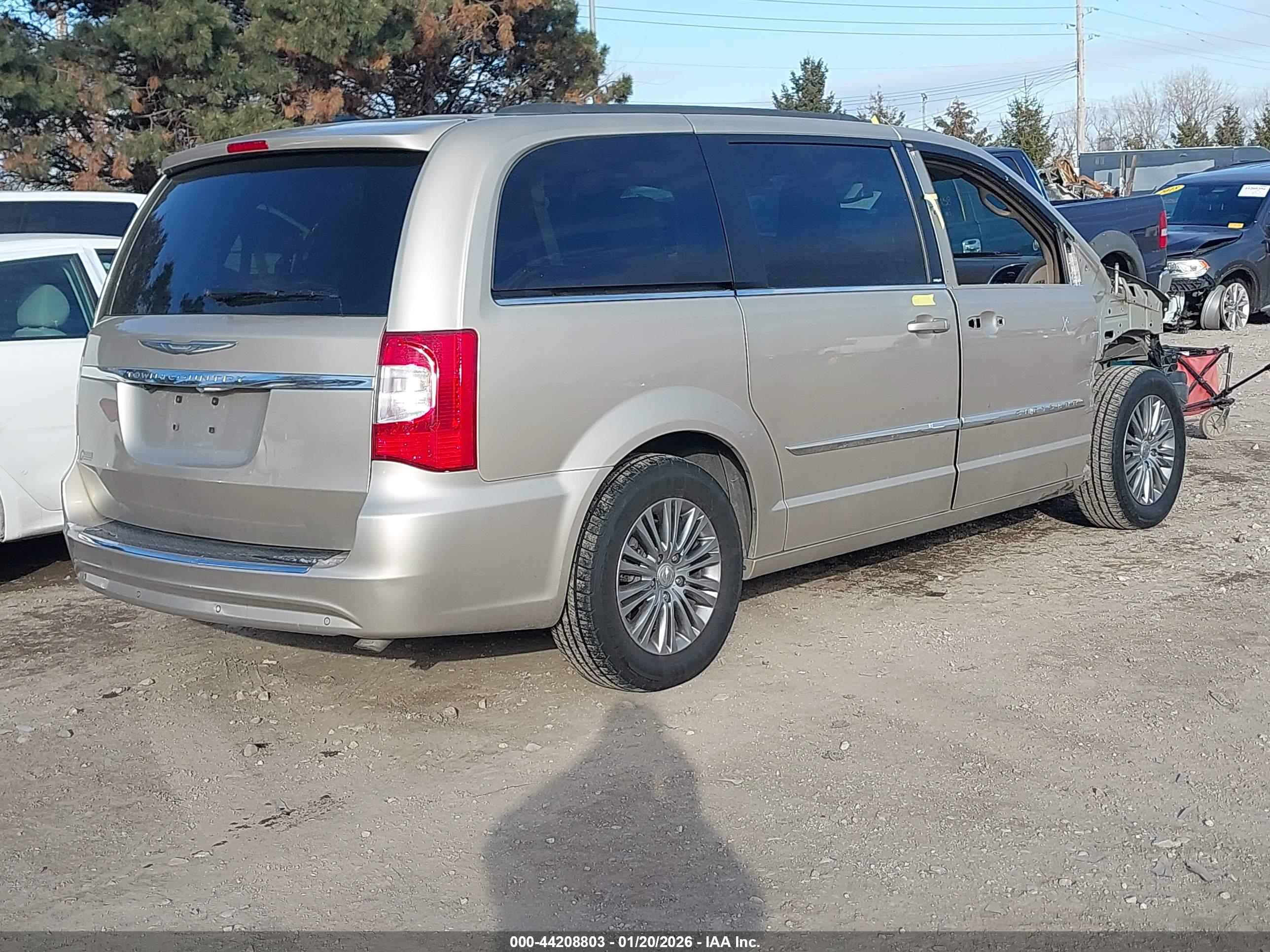 CHRYSLER TOWN image 4