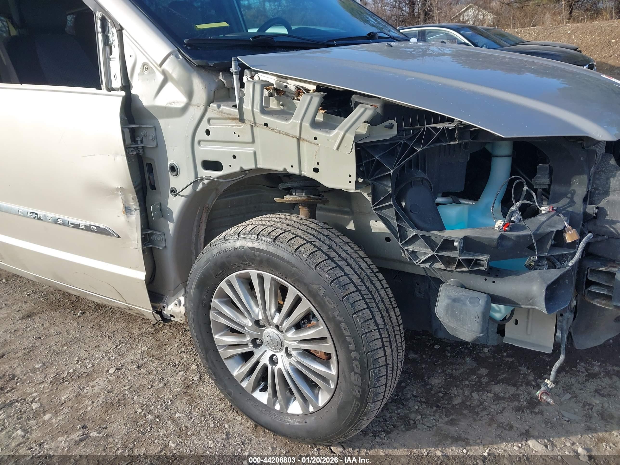 CHRYSLER TOWN image 6