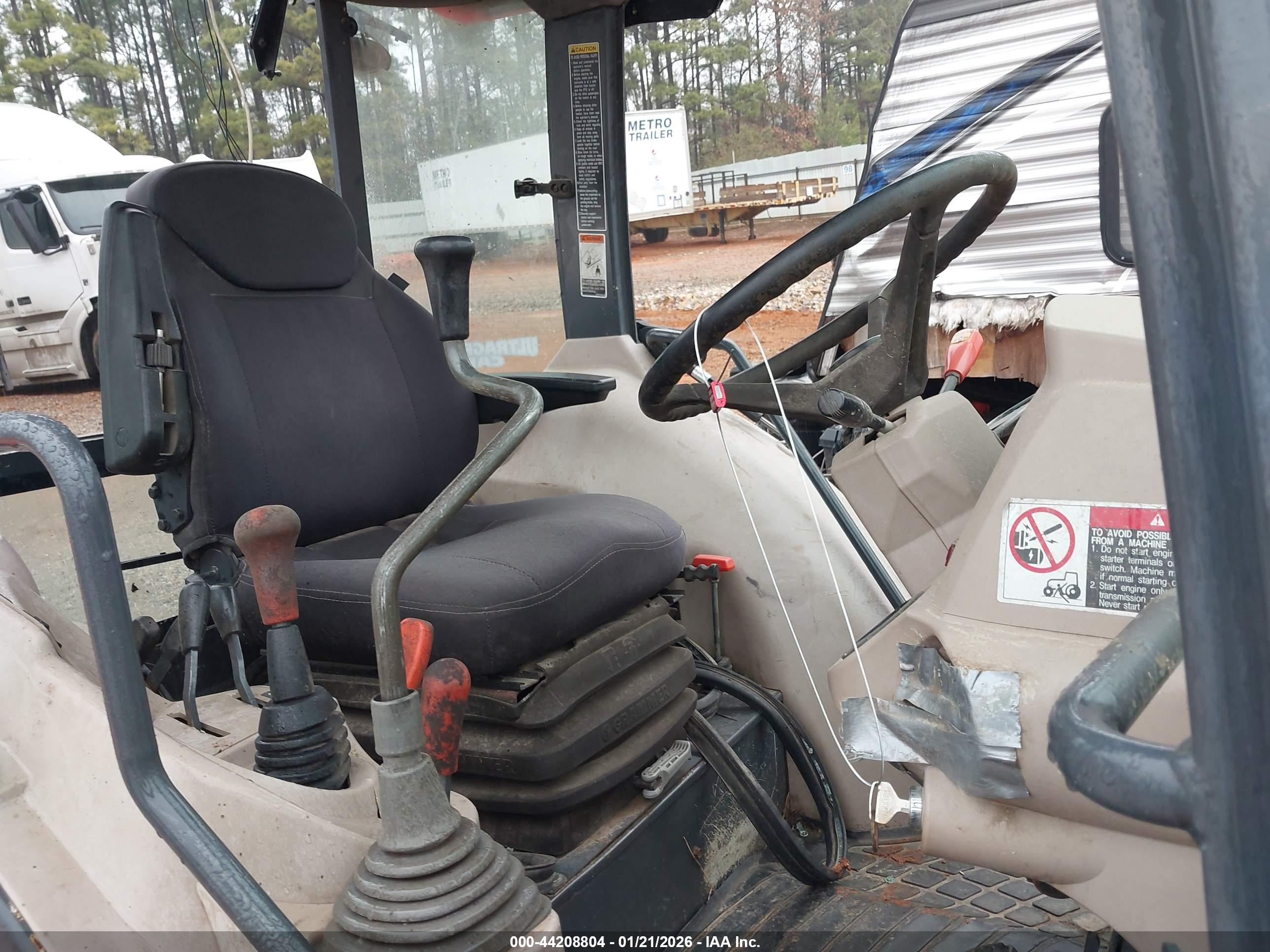 KUBOTA M7040D image 5