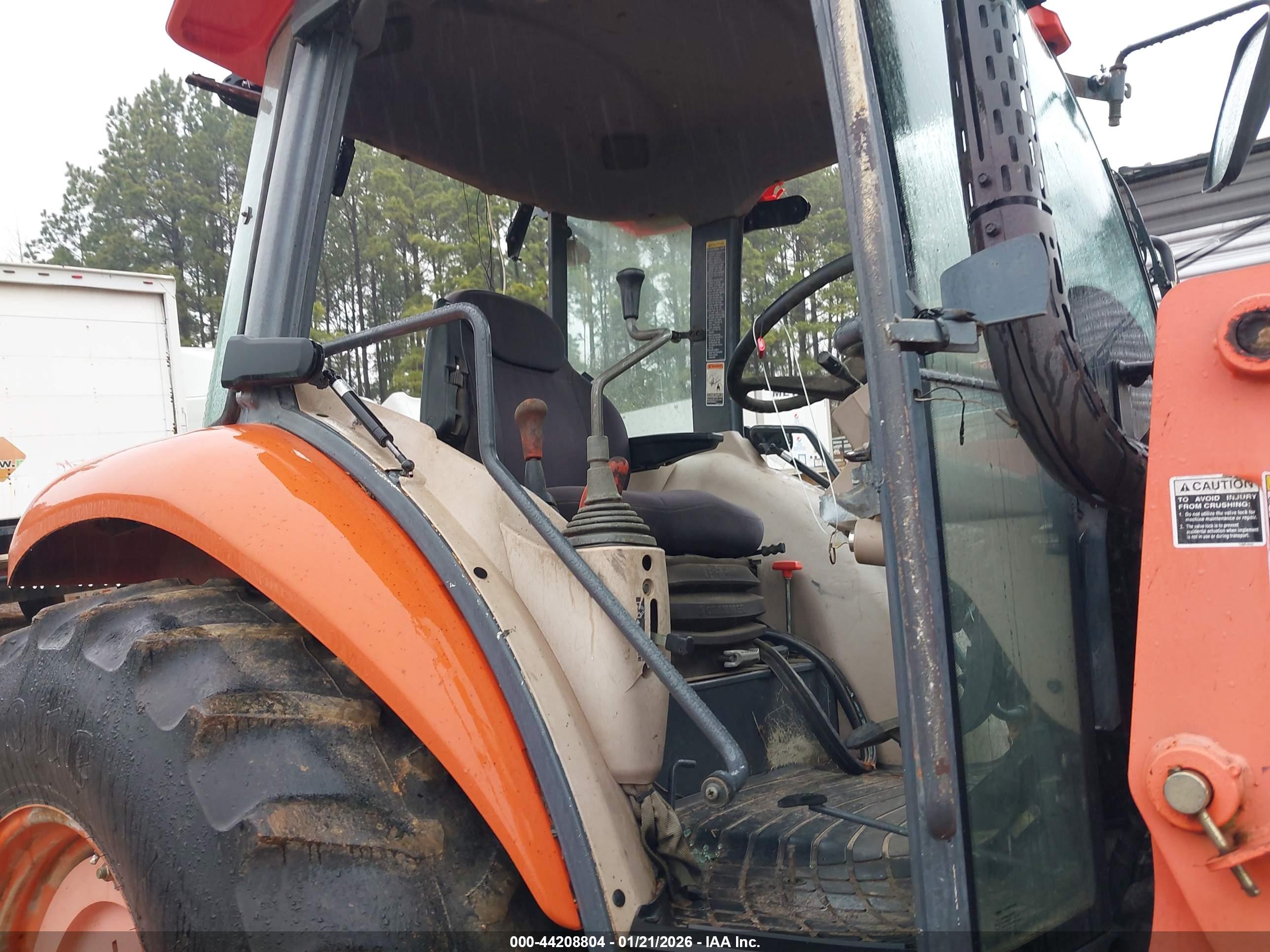 KUBOTA M7040D image 8