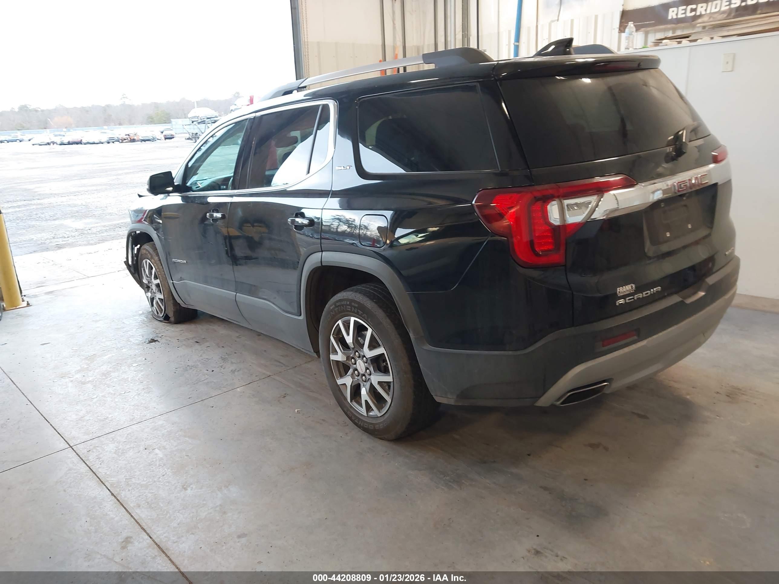 GMC ACADIA image 3