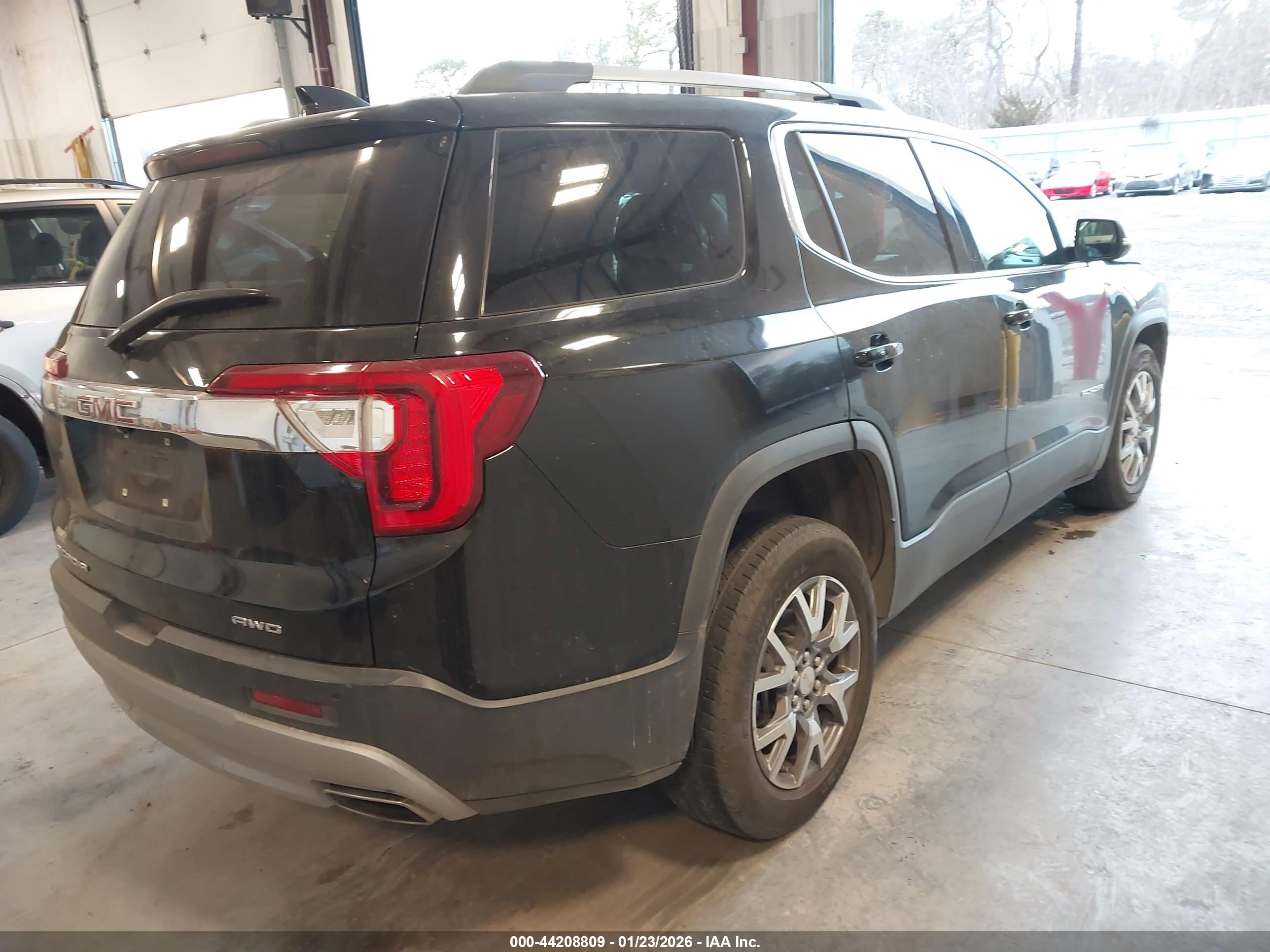 GMC ACADIA image 4
