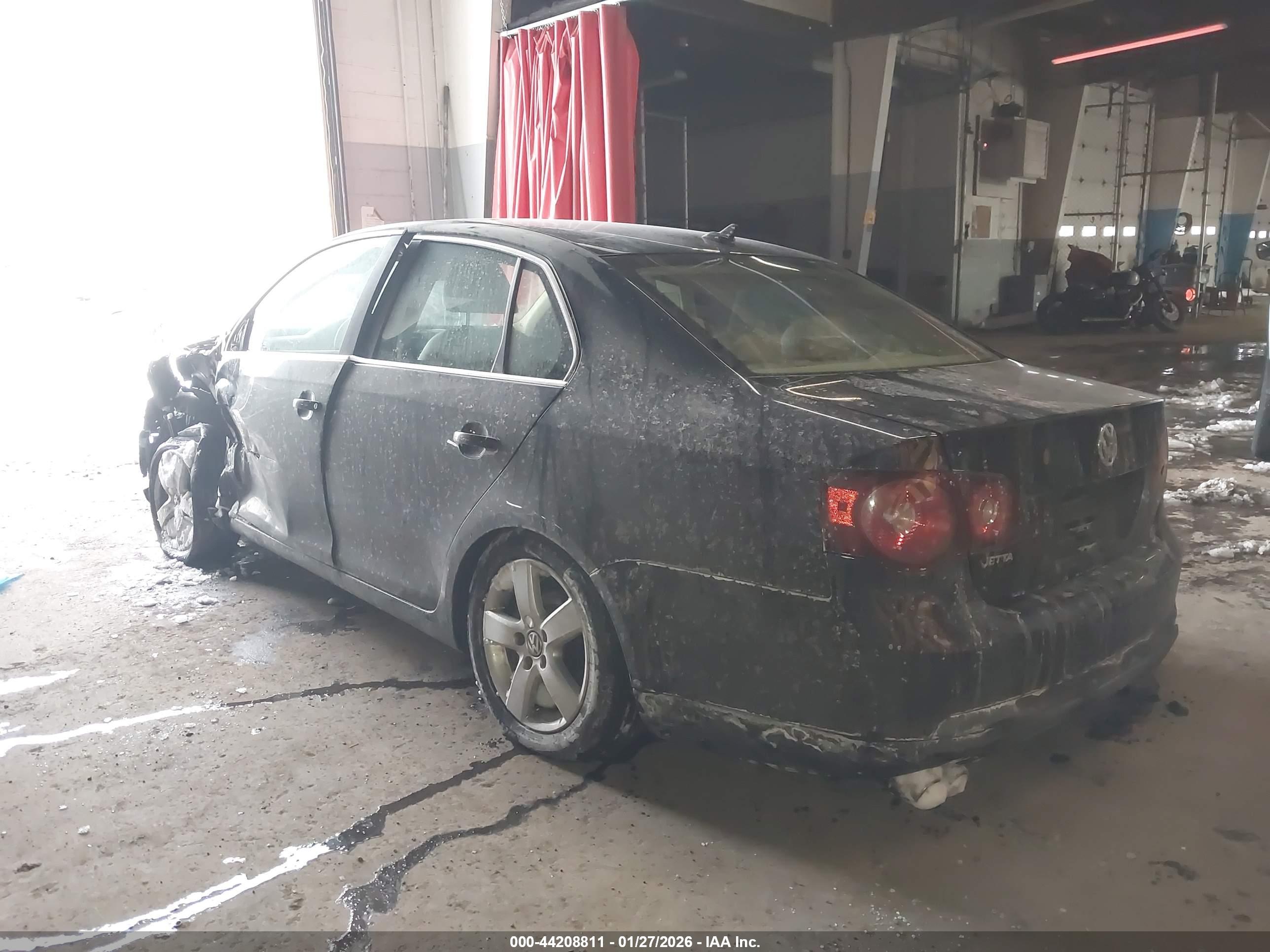 VOLKSWAGEN JETTA image 3