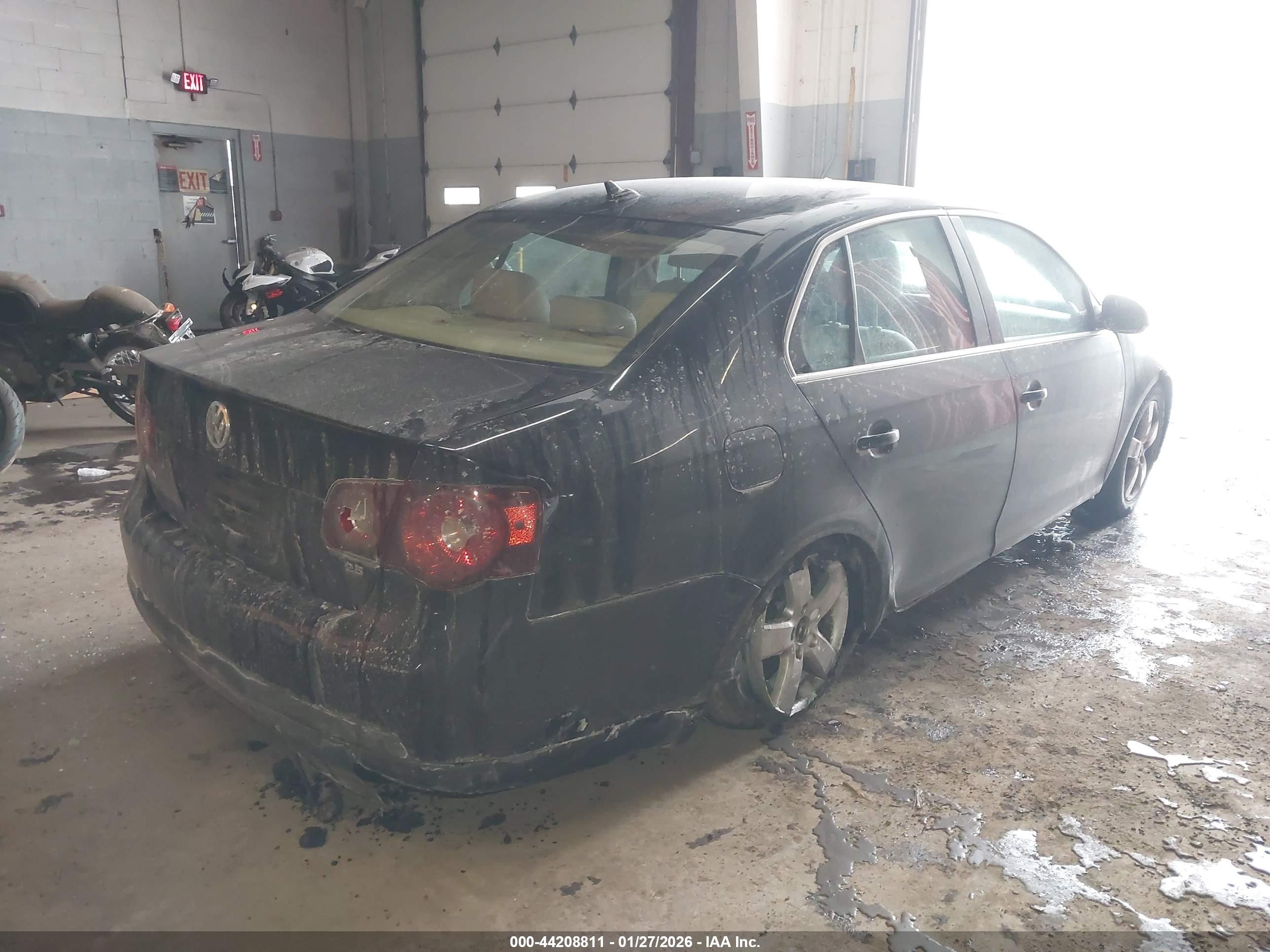 VOLKSWAGEN JETTA image 4
