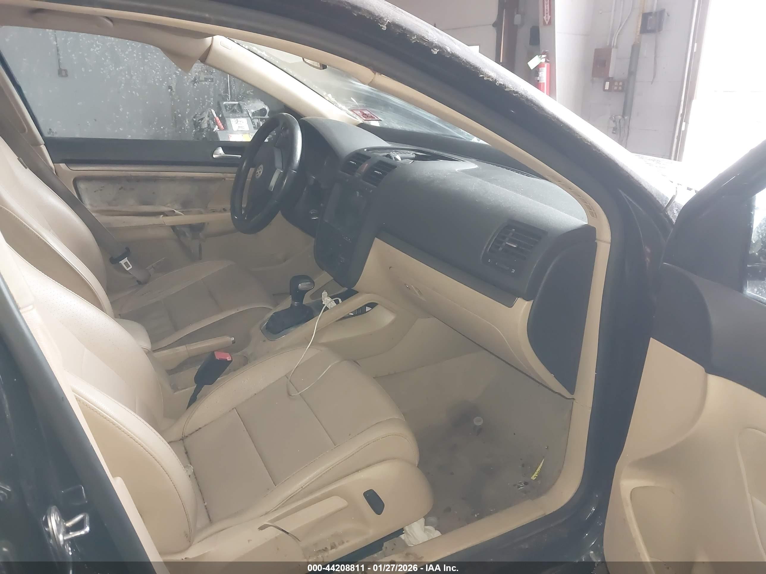 VOLKSWAGEN JETTA image 5