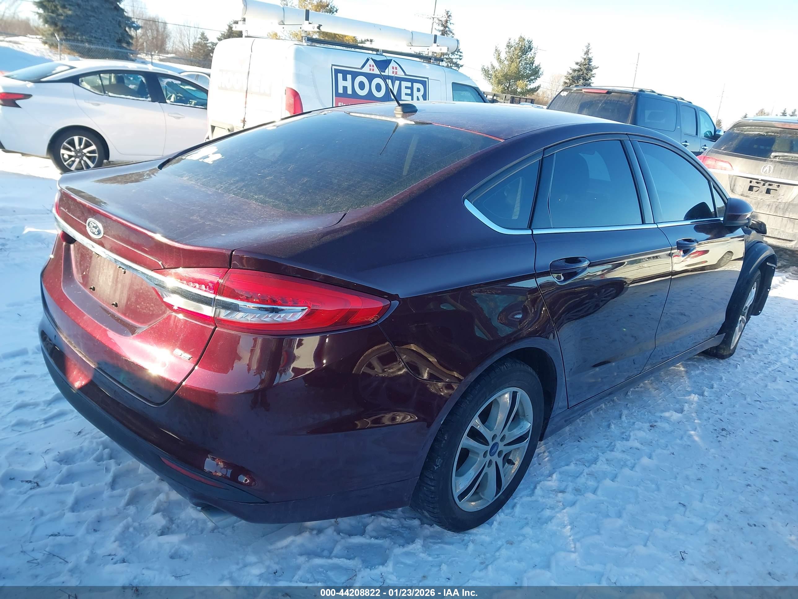 FORD FUSION image 4