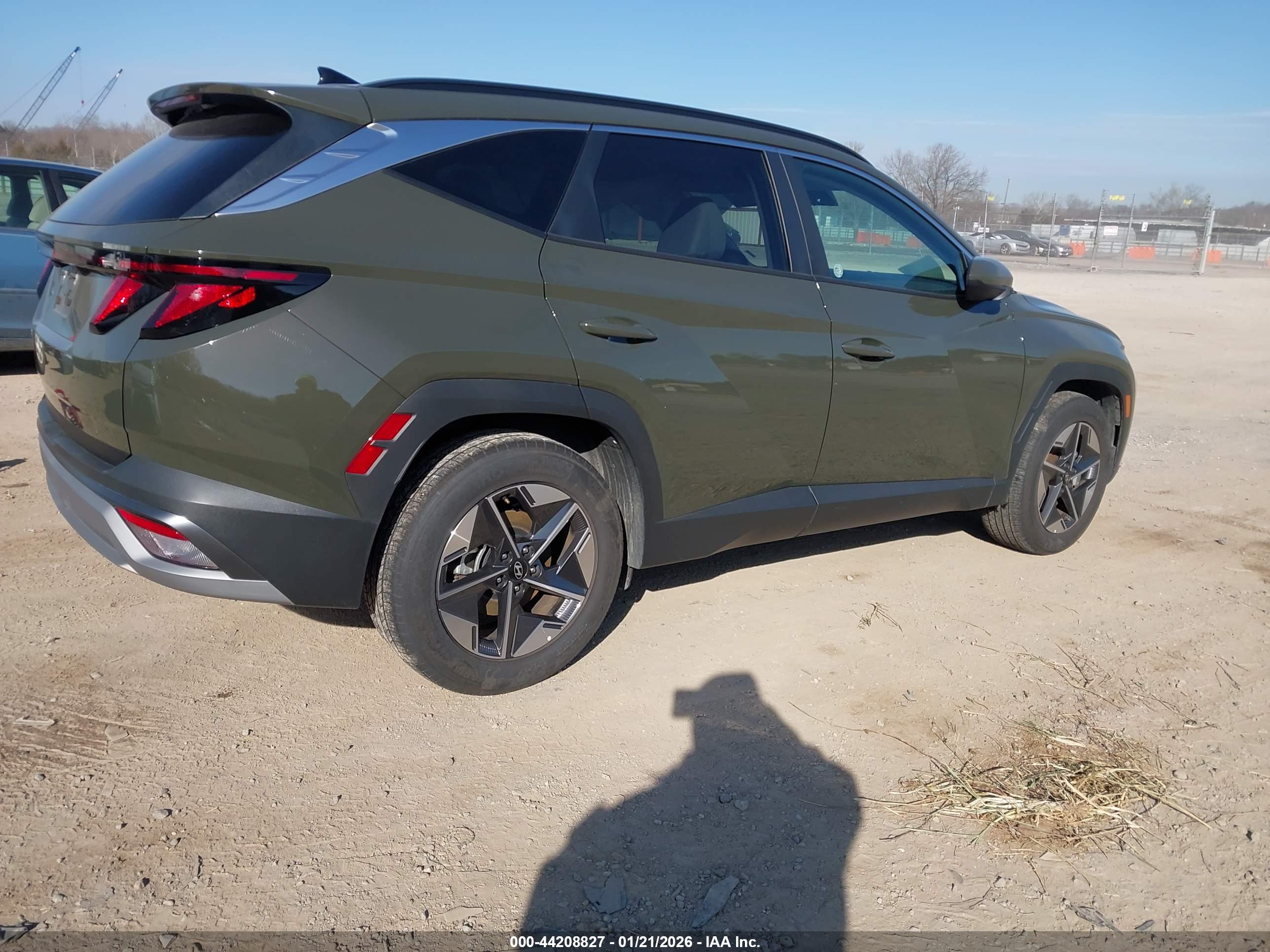HYUNDAI TUCSON image 4