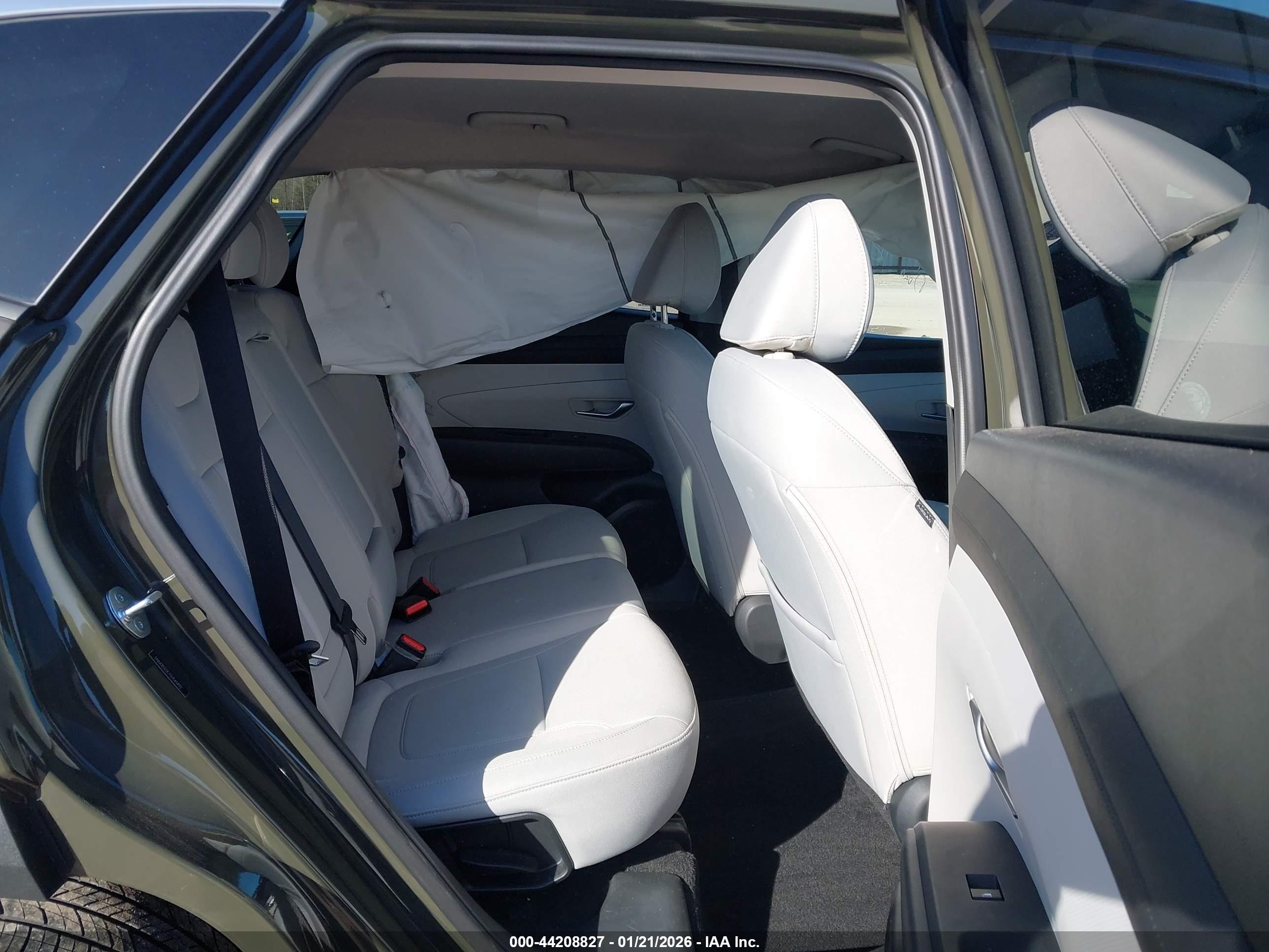 HYUNDAI TUCSON image 8