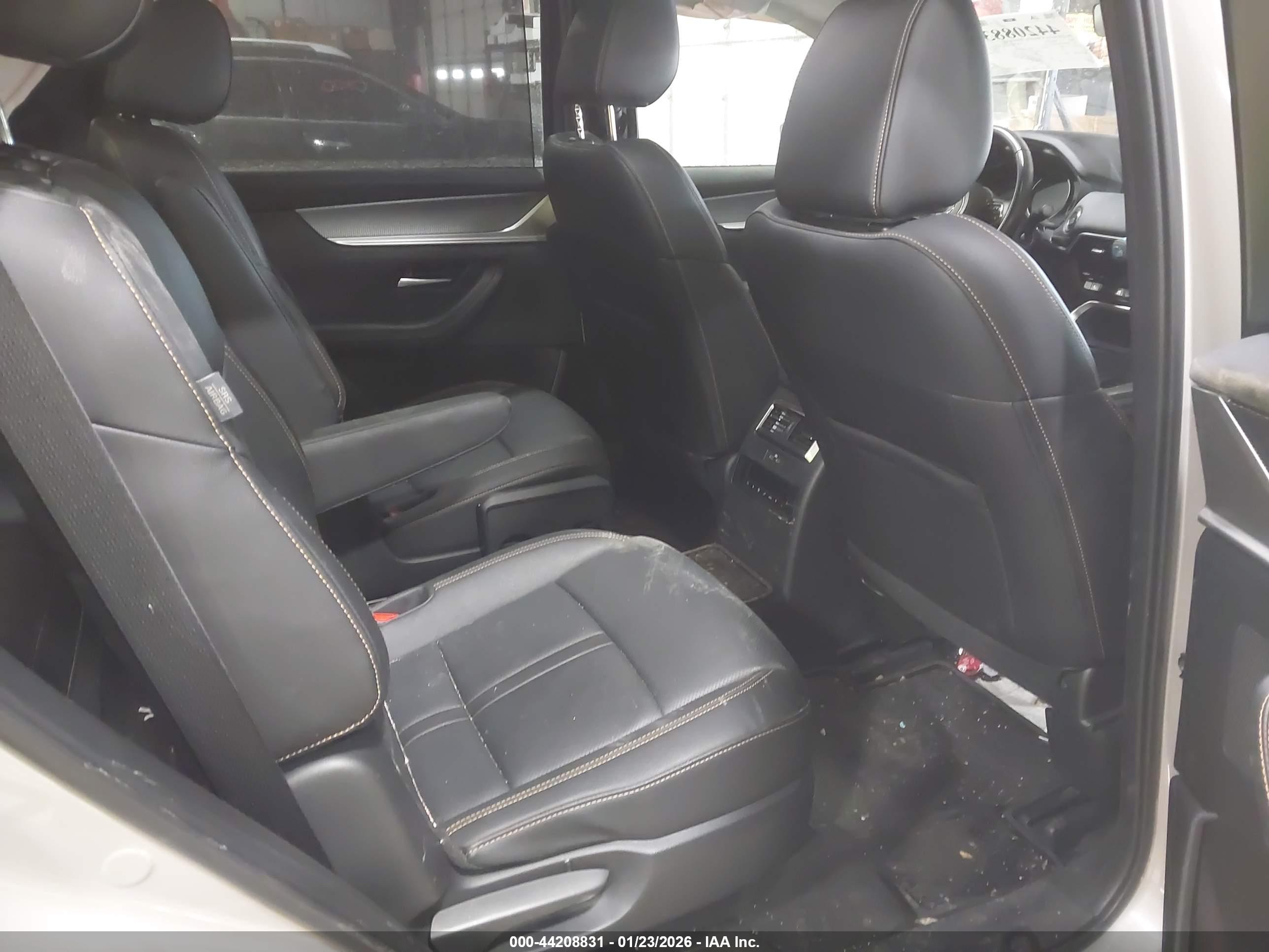 MAZDA CX-90 image 8