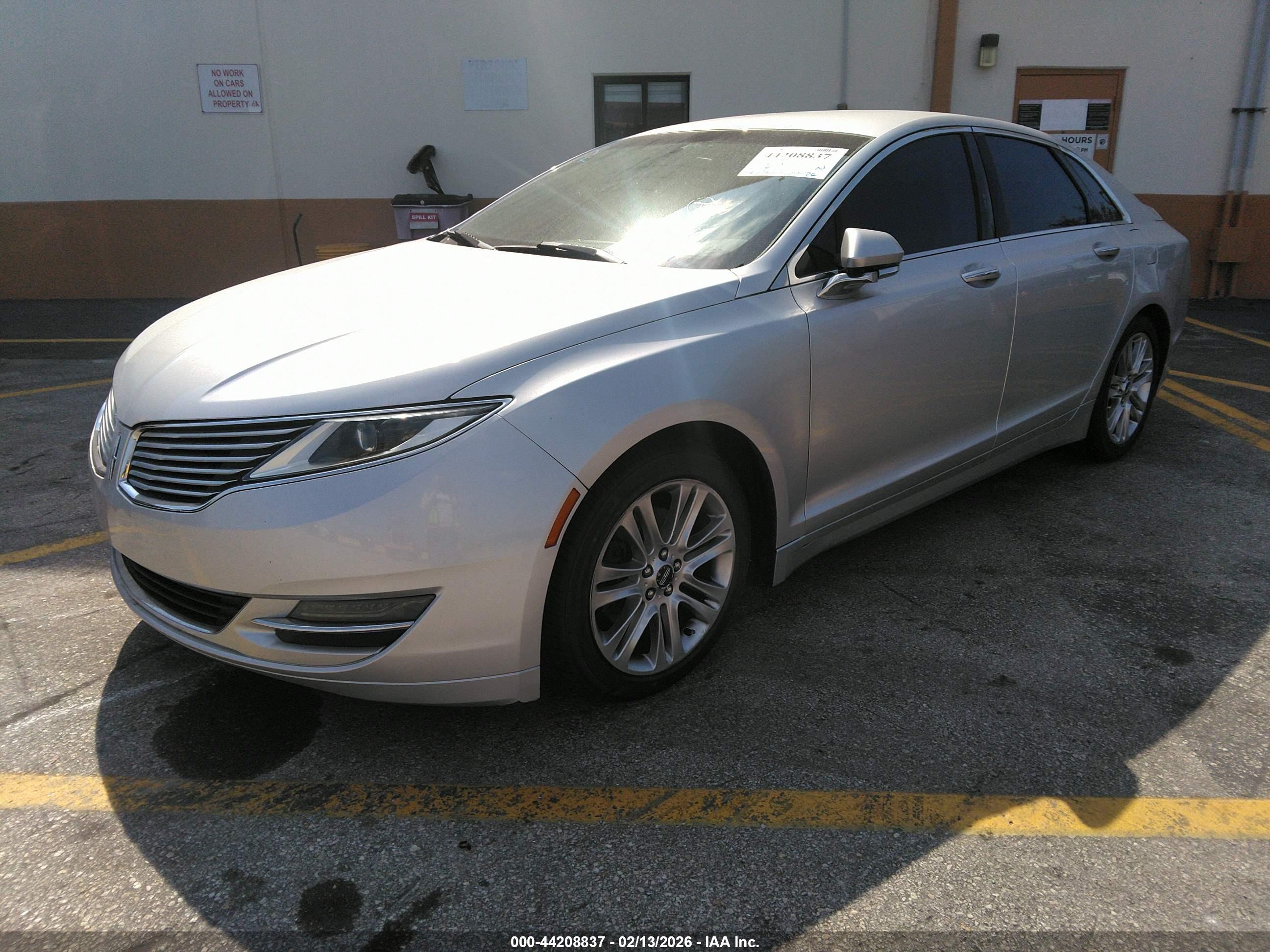 LINCOLN MKZ image 2