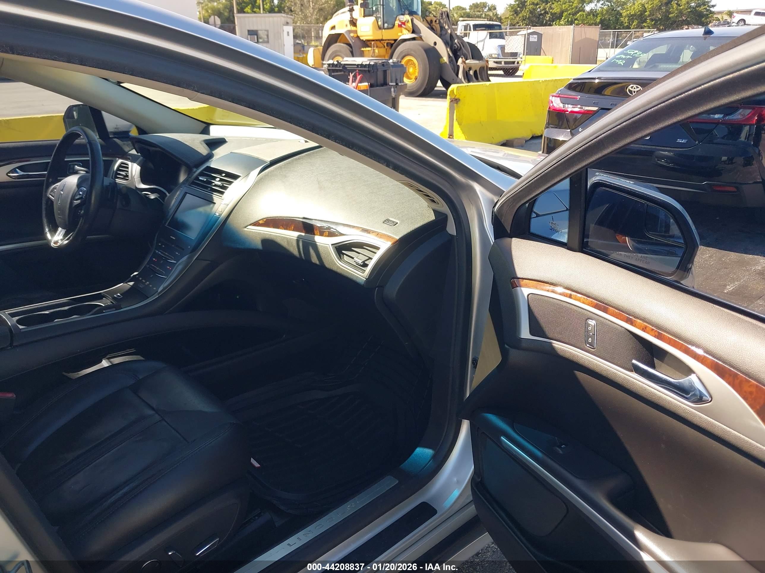LINCOLN MKZ image 5