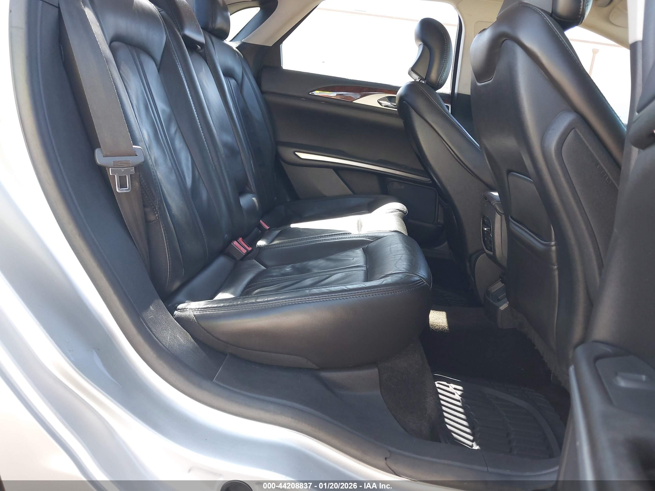 LINCOLN MKZ image 8