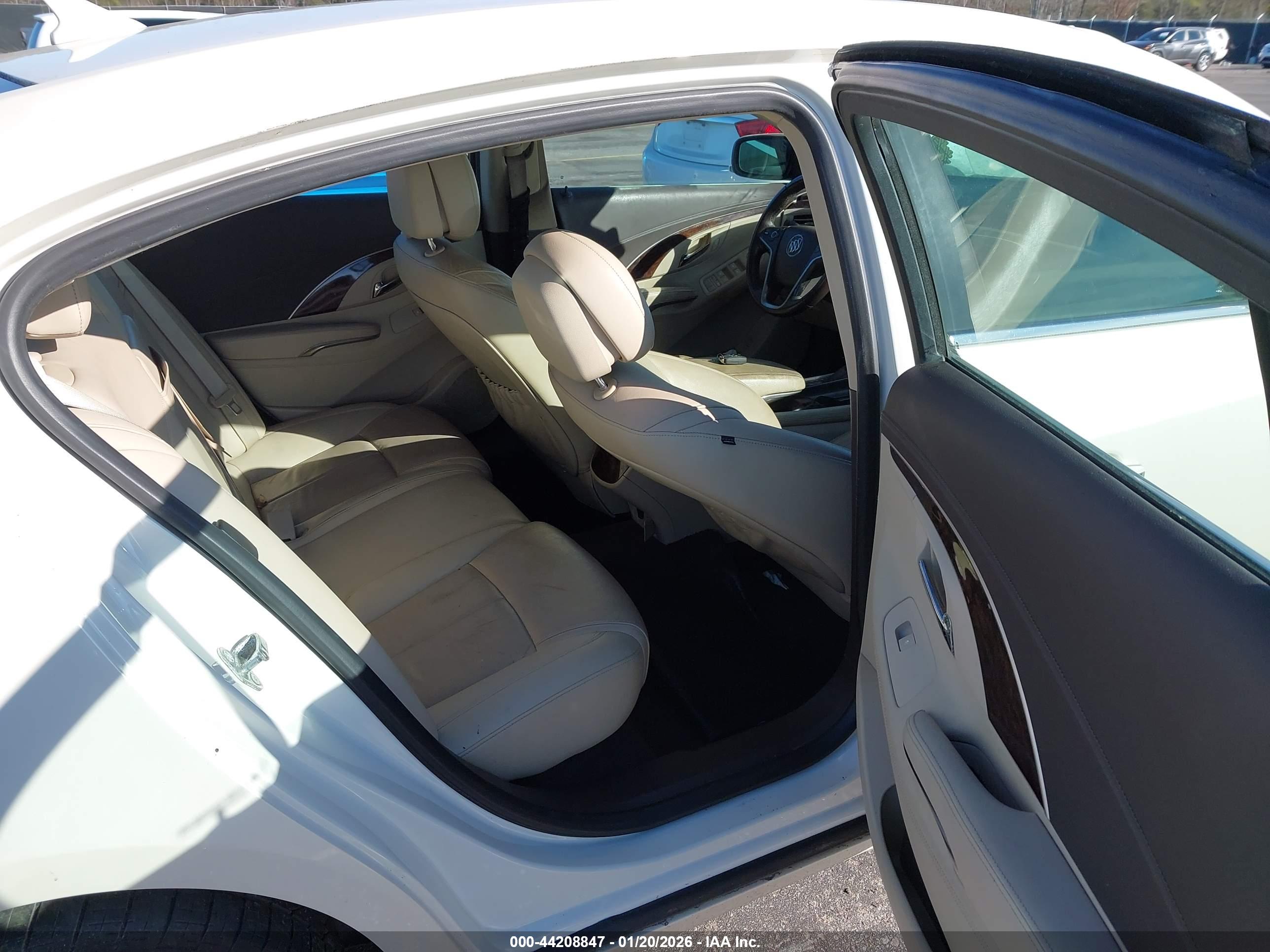 BUICK LACROSSE image 8