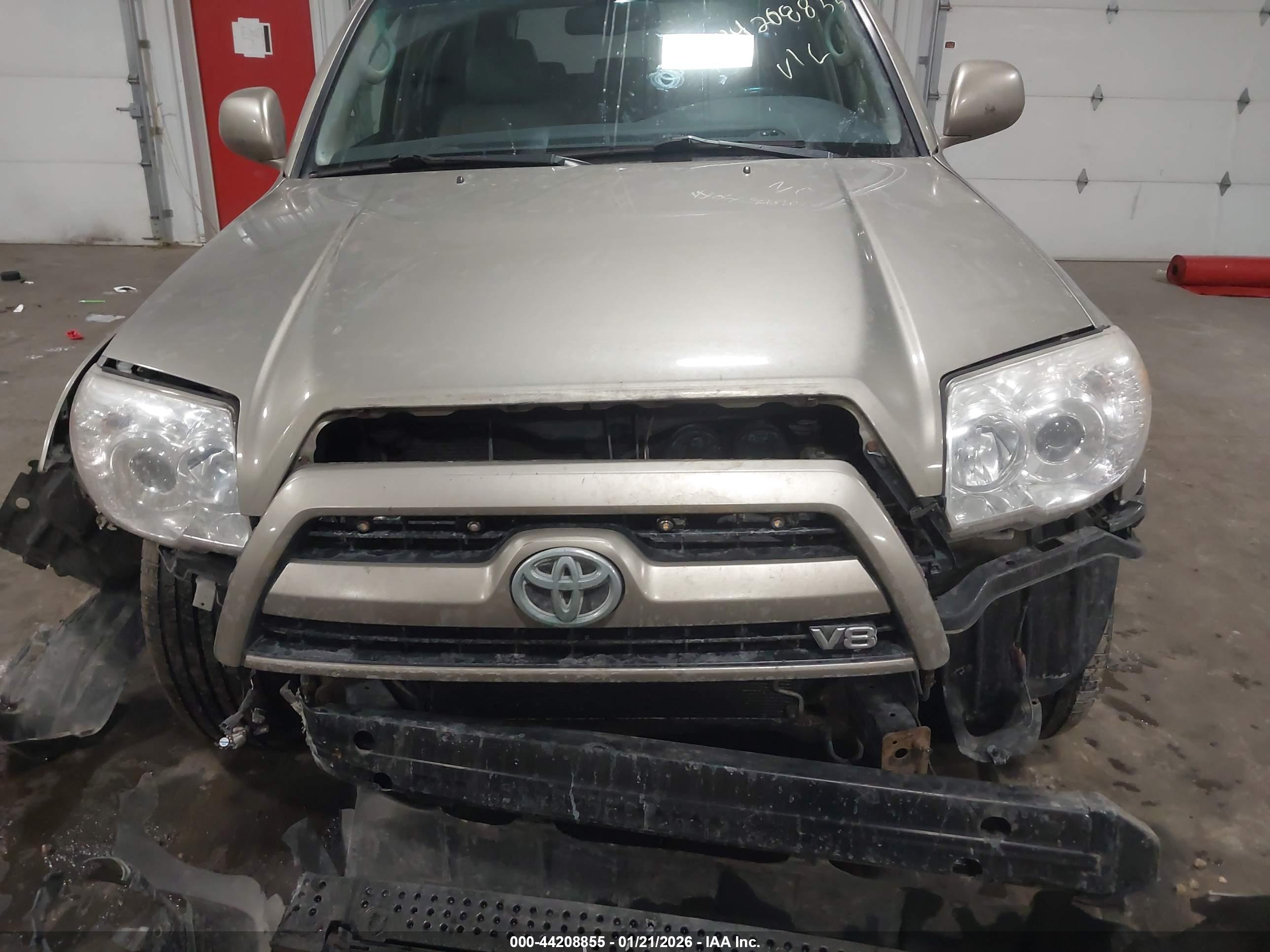 TOYOTA 4RUNNER image 6