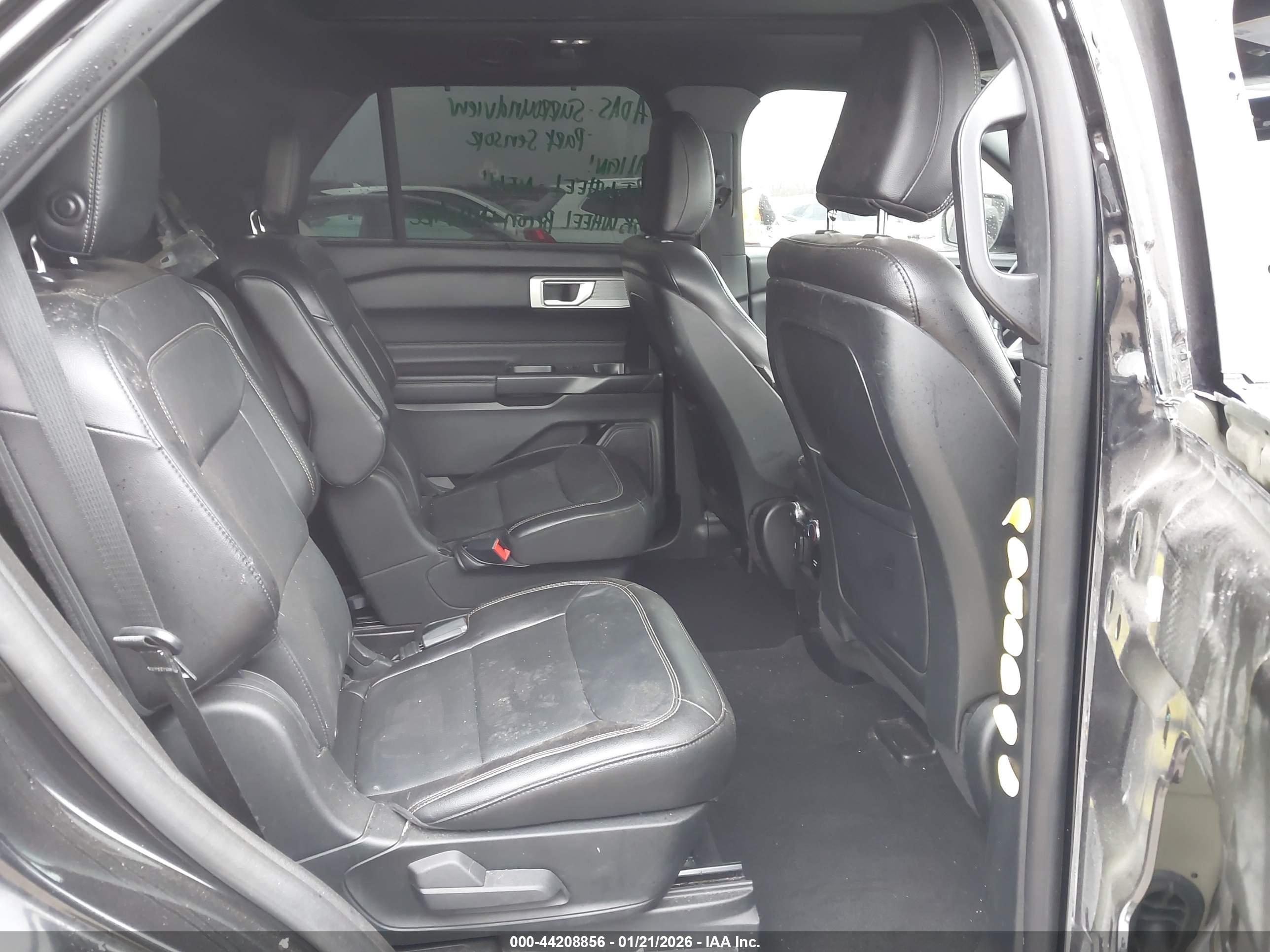 FORD EXPLORER image 8