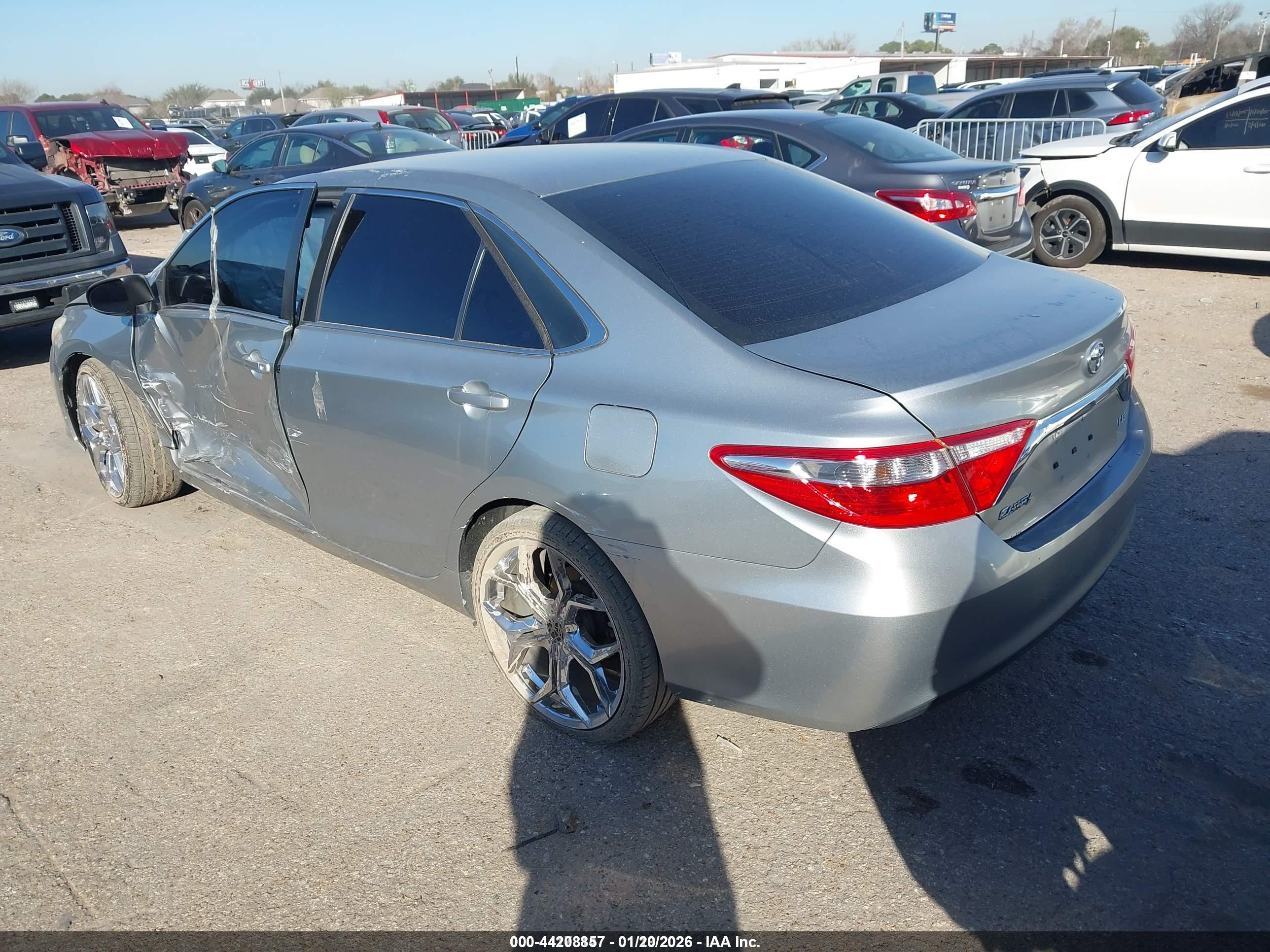 TOYOTA CAMRY image 3