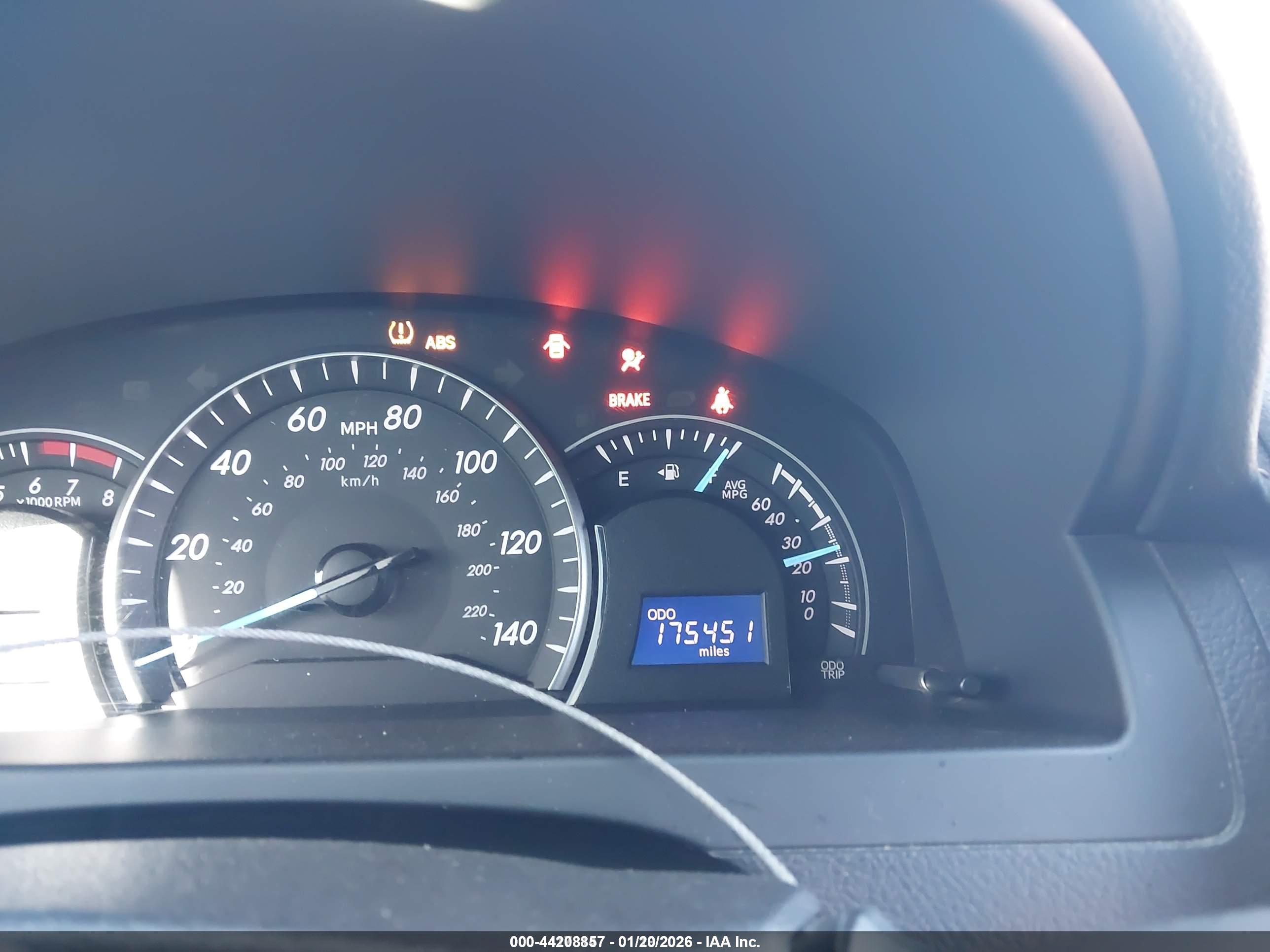 TOYOTA CAMRY image 7