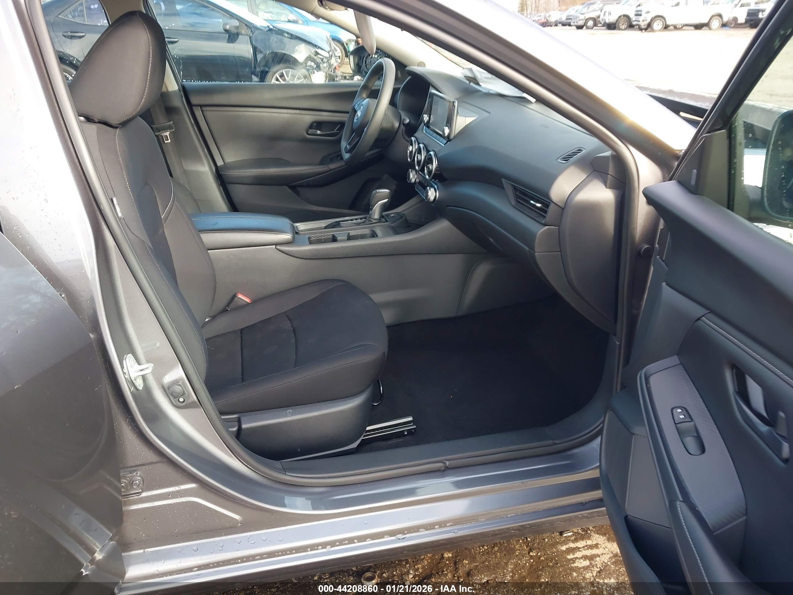NISSAN SENTRA image 5