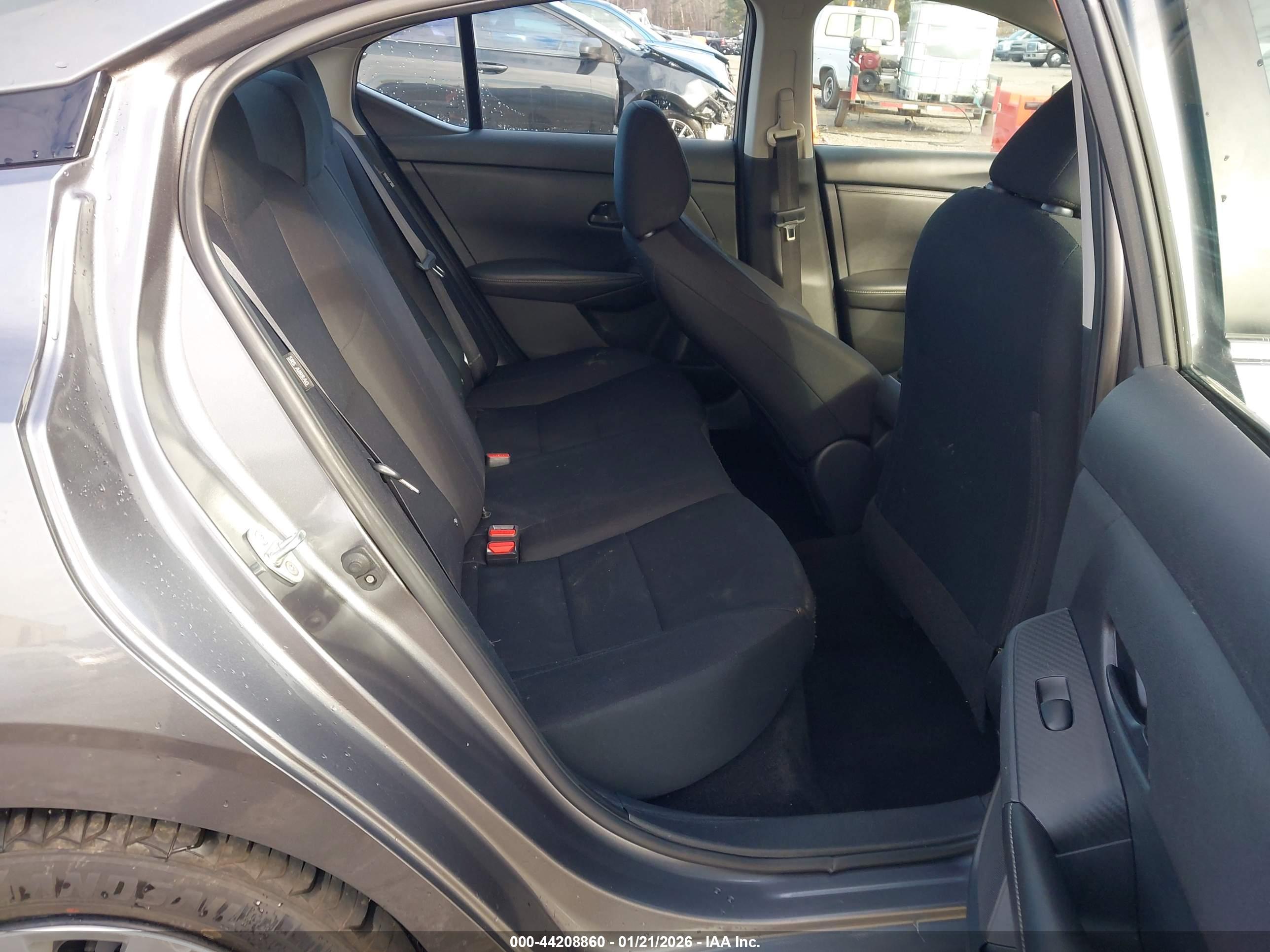 NISSAN SENTRA image 8