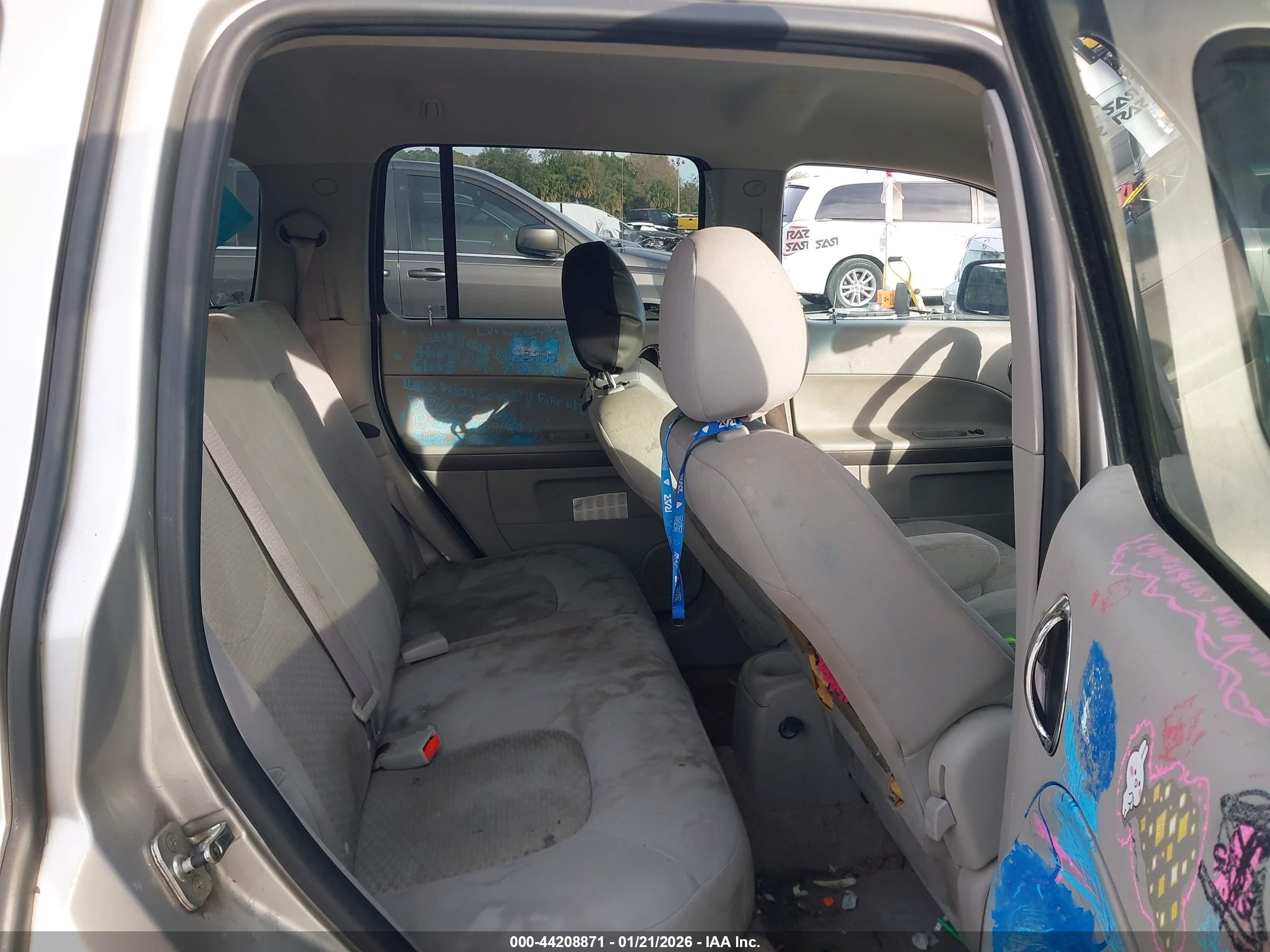 CHEVROLET HHR image 8