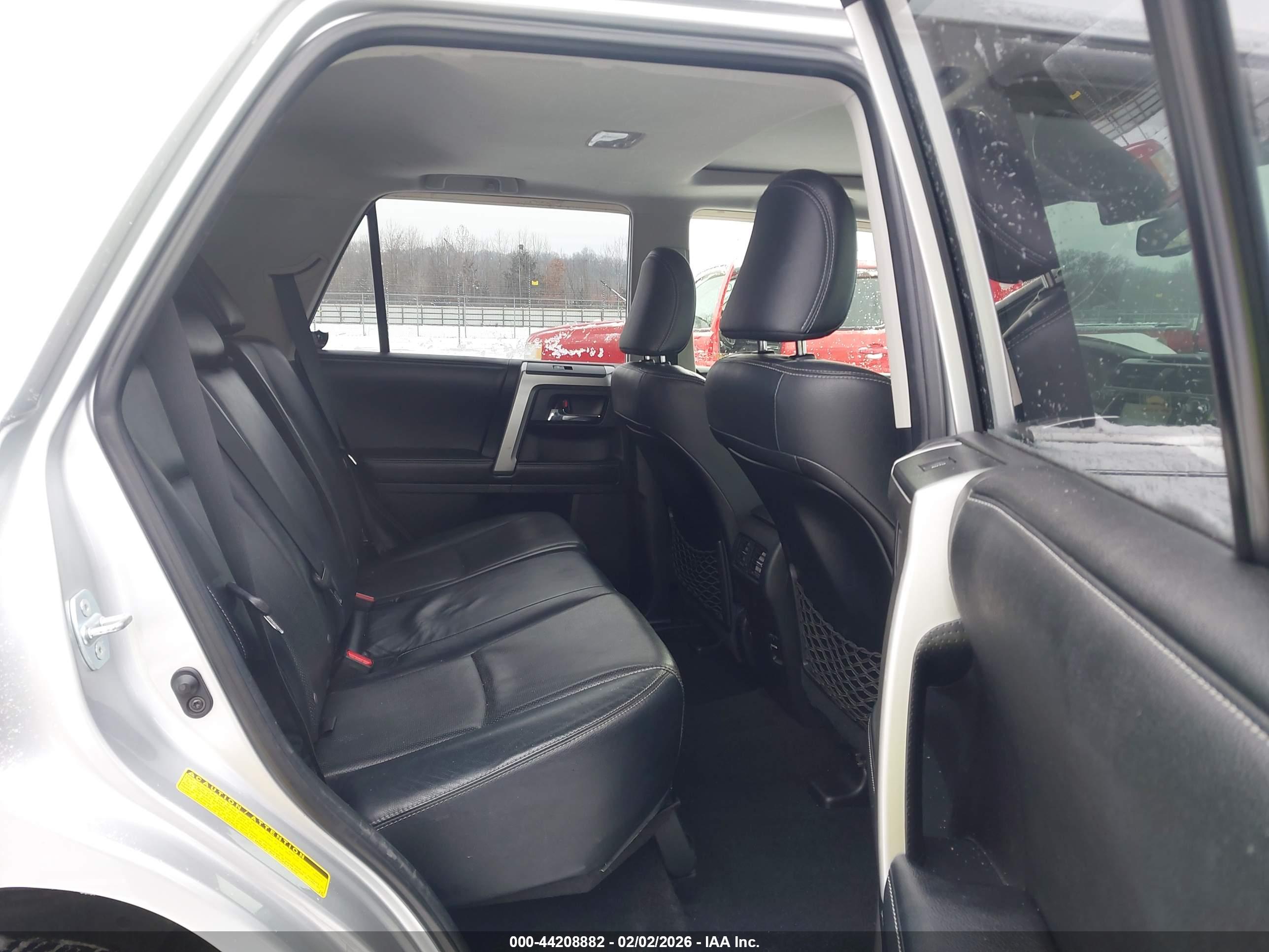 TOYOTA 4RUNNER image 8
