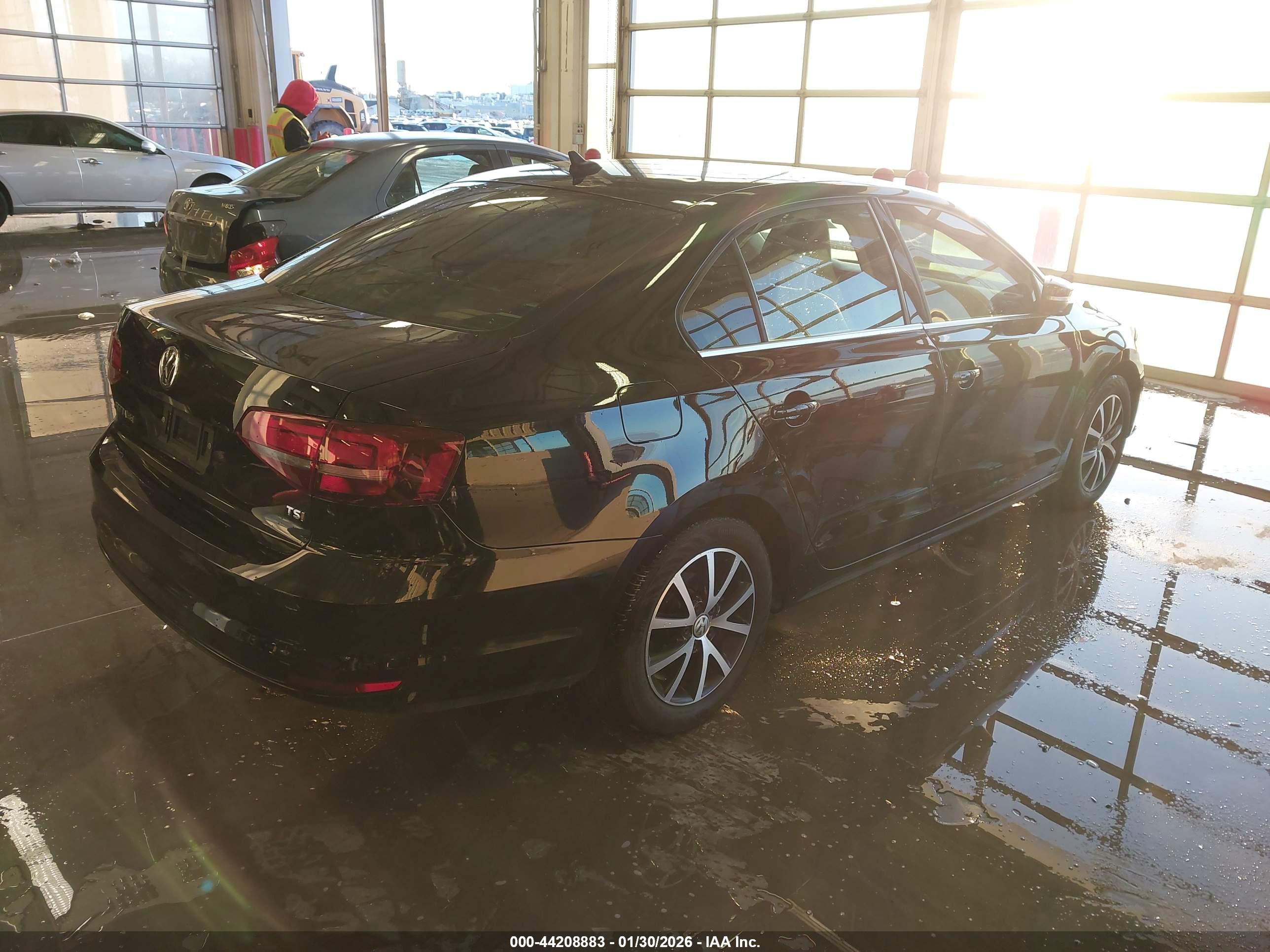 VOLKSWAGEN JETTA image 4