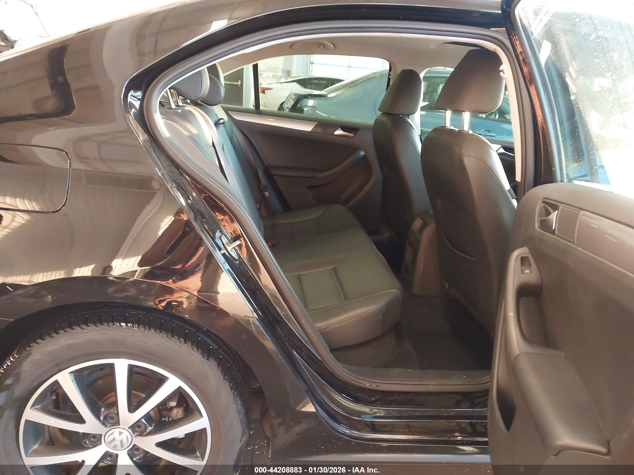 VOLKSWAGEN JETTA image 8