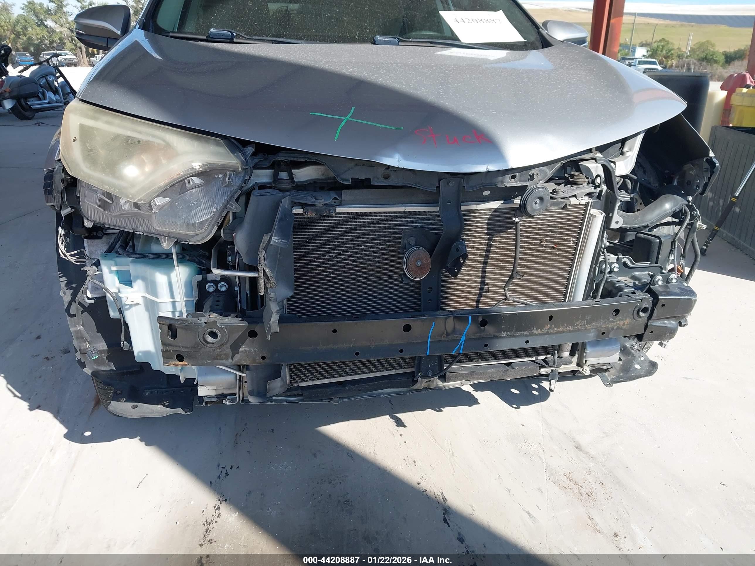 TOYOTA RAV4 image 6