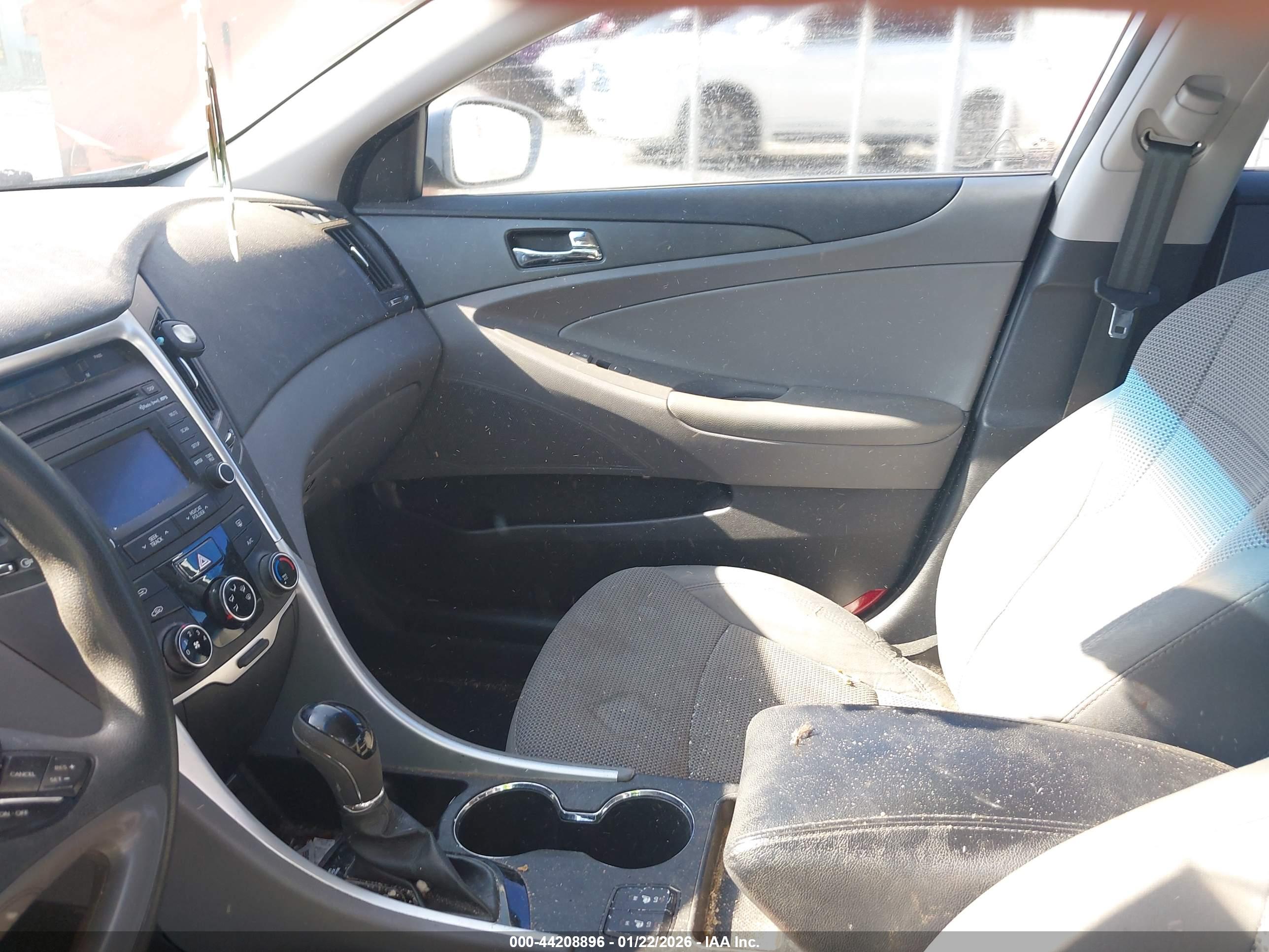 HYUNDAI SONATA image 5