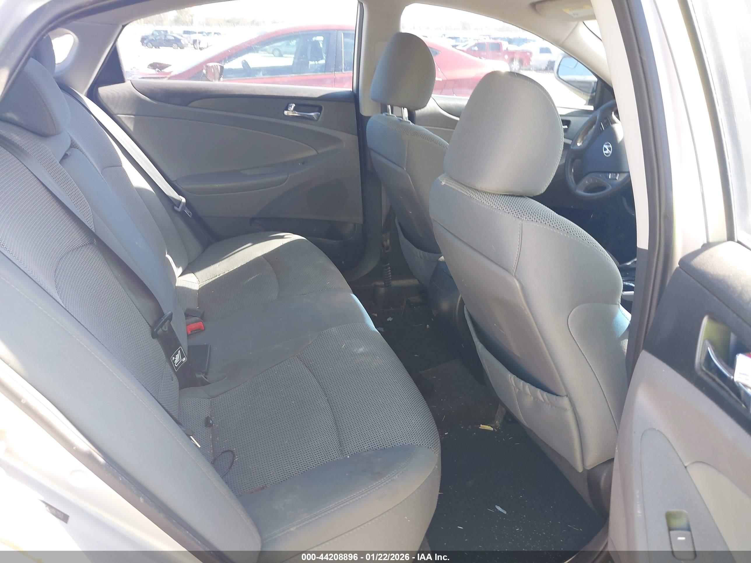 HYUNDAI SONATA image 8