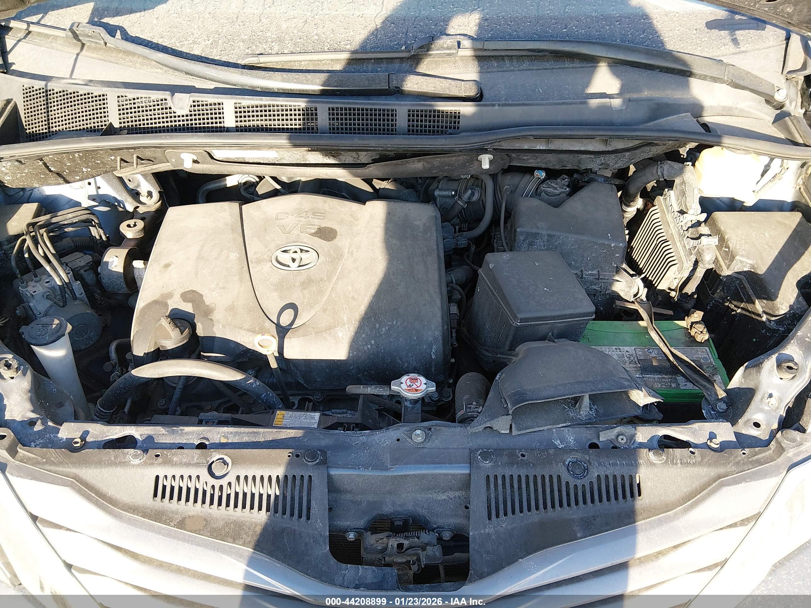 TOYOTA SIENNA image 10