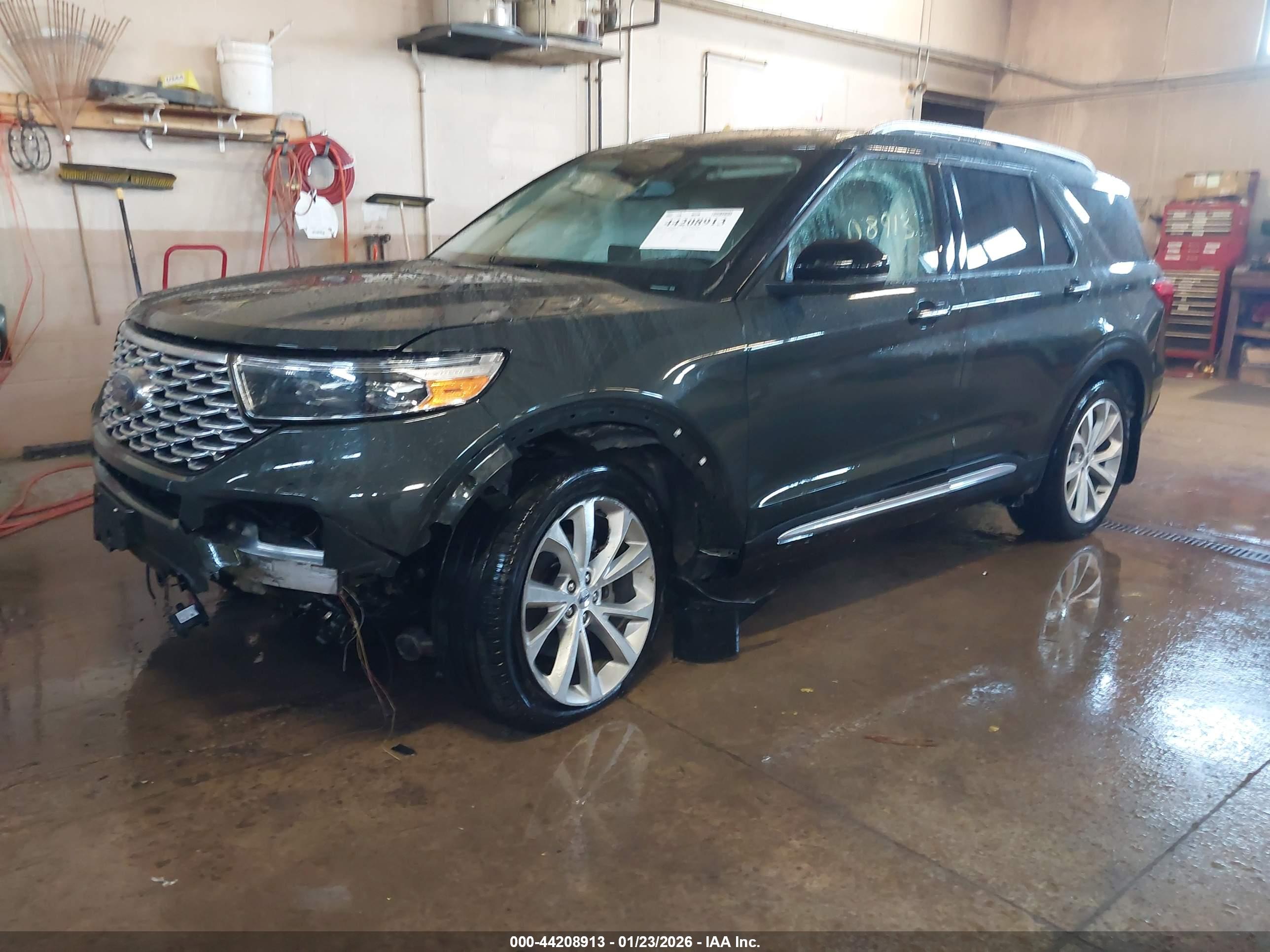 FORD EXPLORER image 2