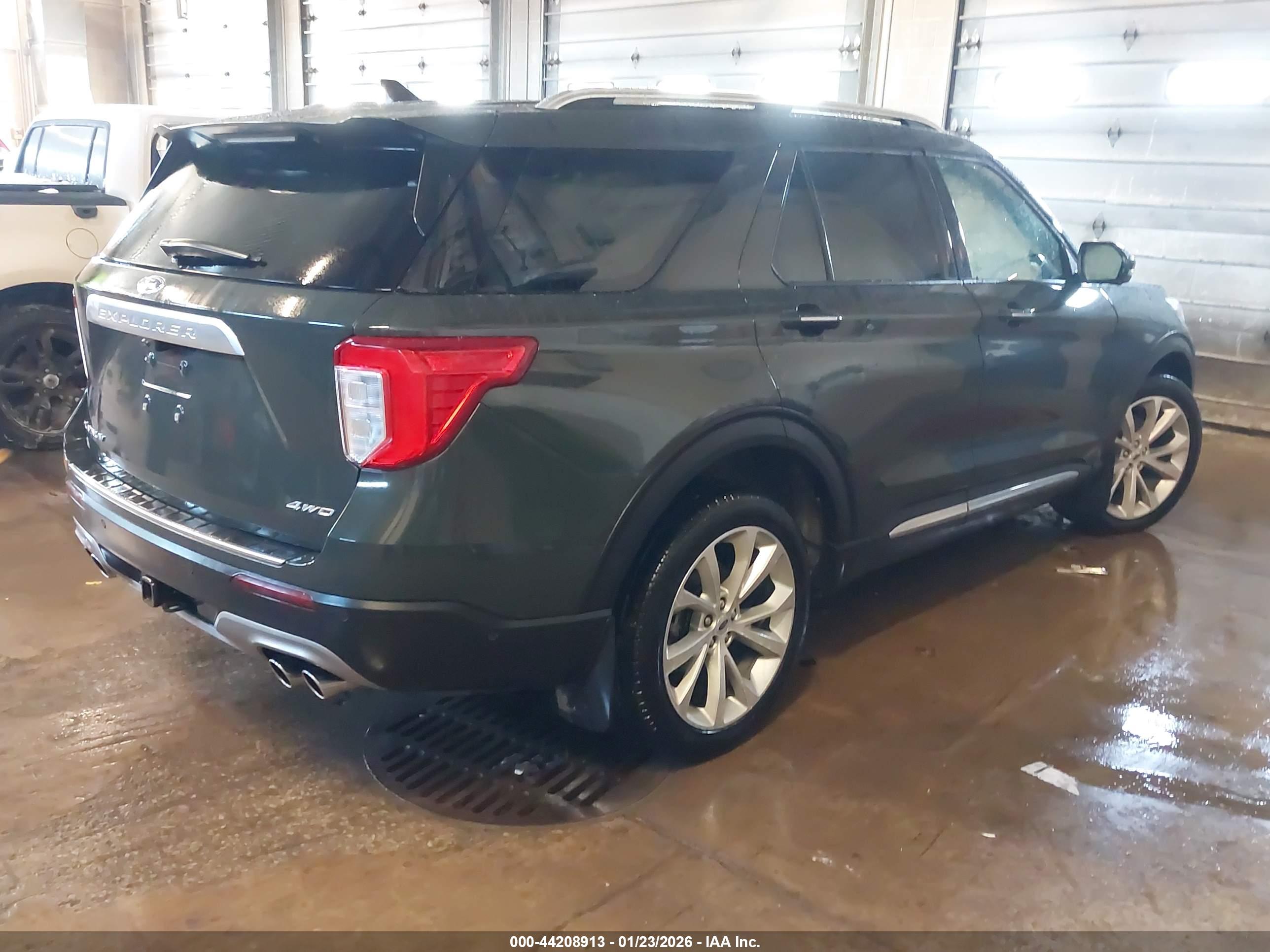 FORD EXPLORER image 4