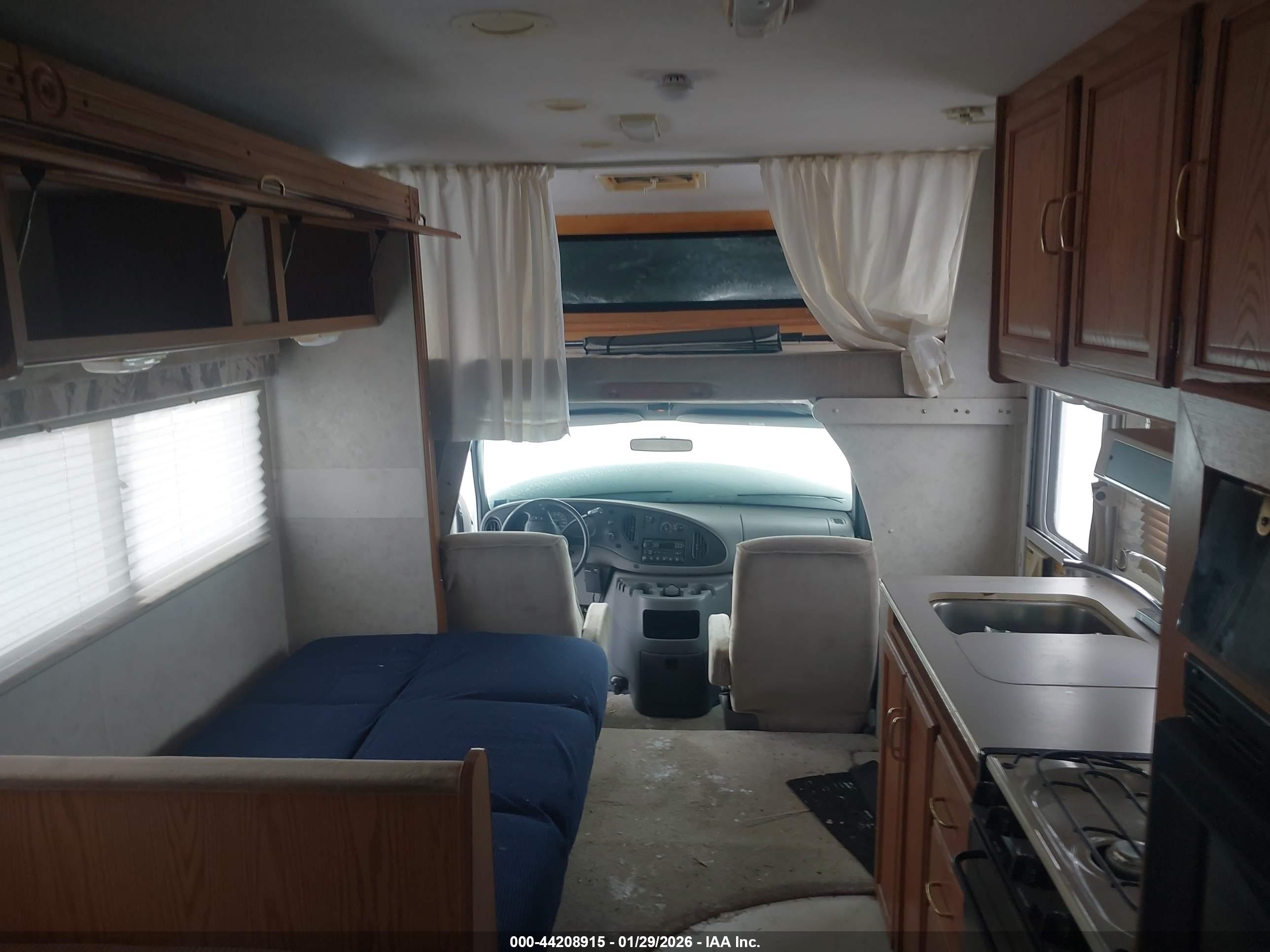 FORD E-450 image 7