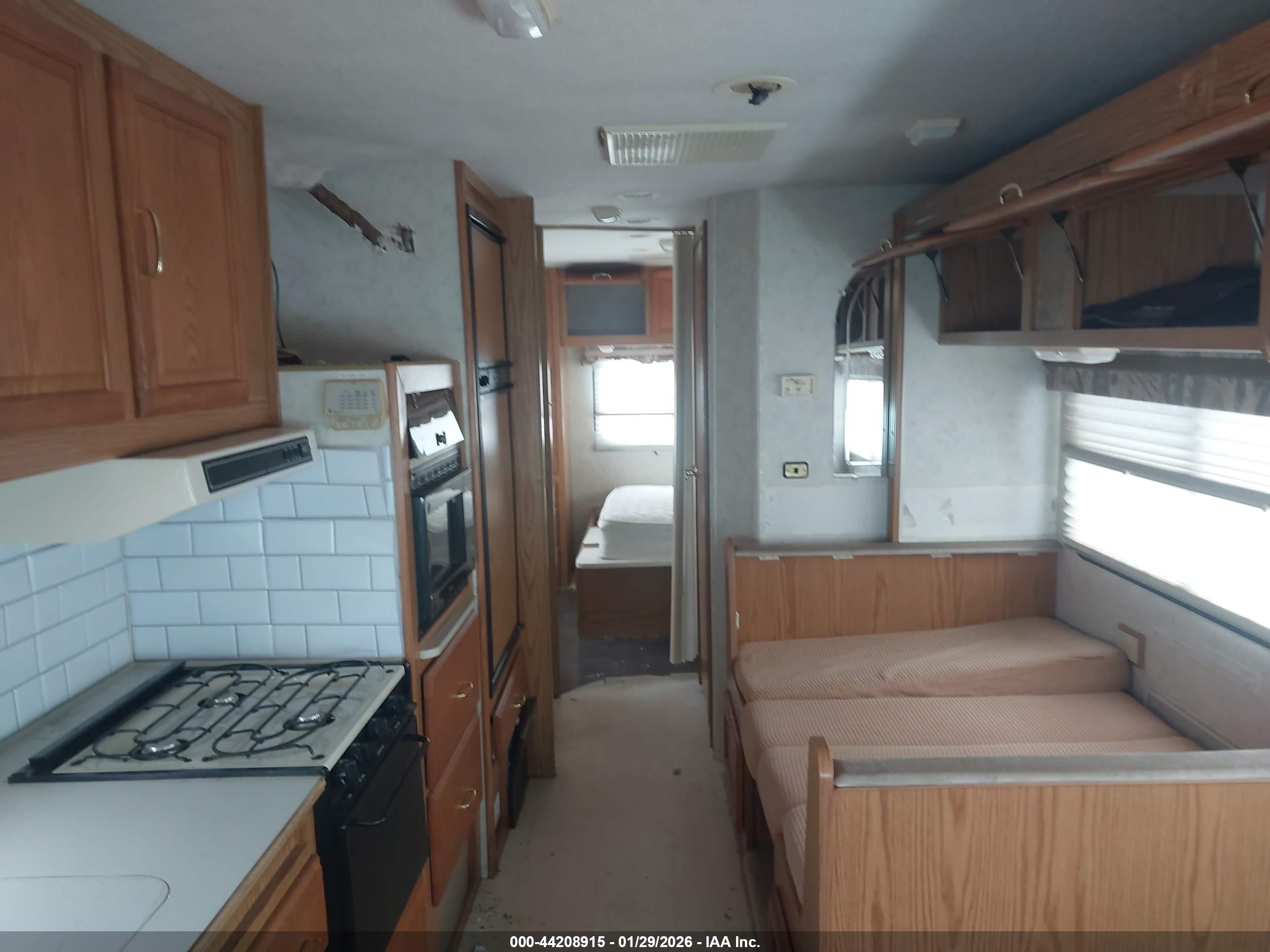 FORD E-450 image 8