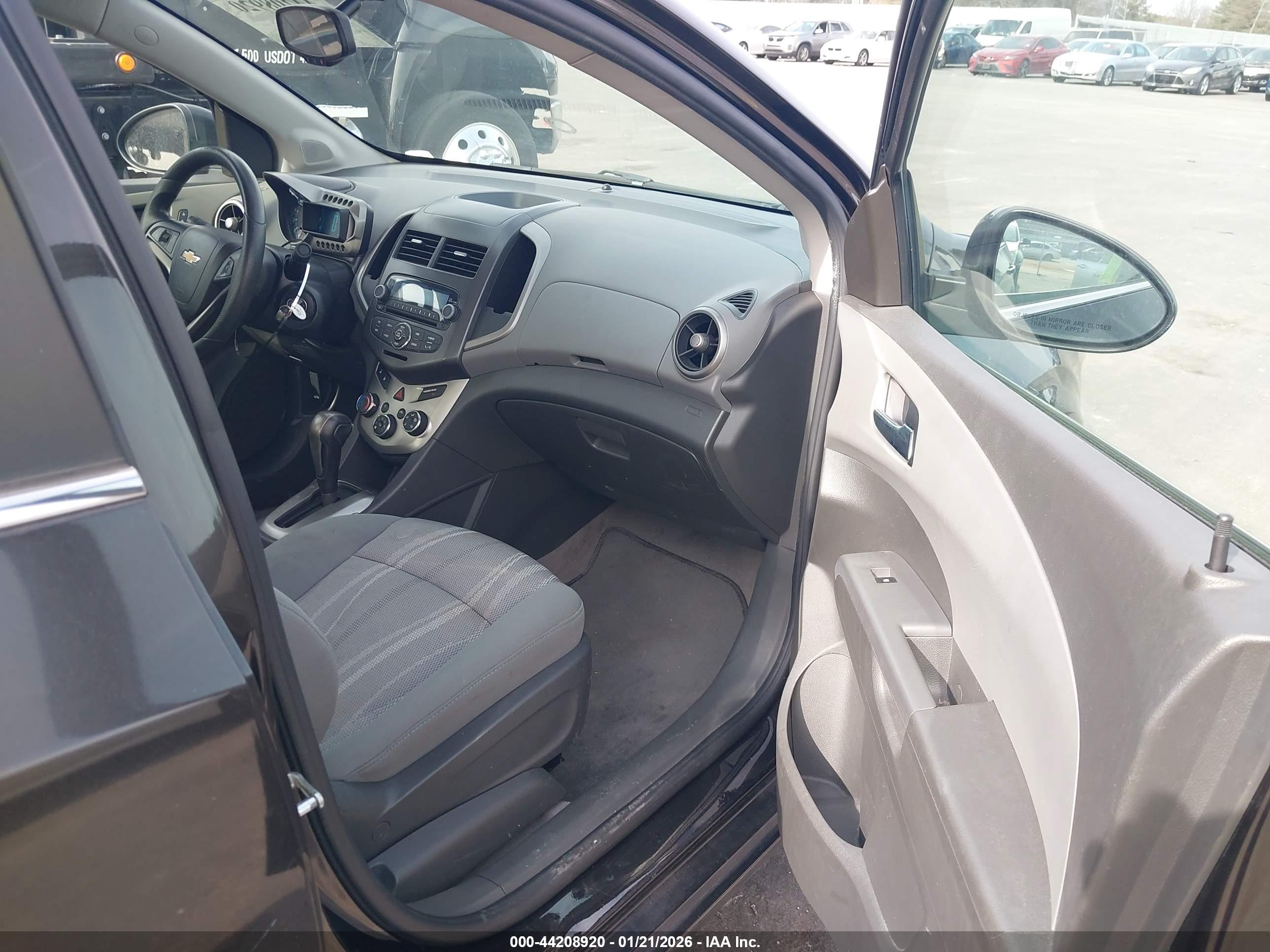 CHEVROLET SONIC image 5