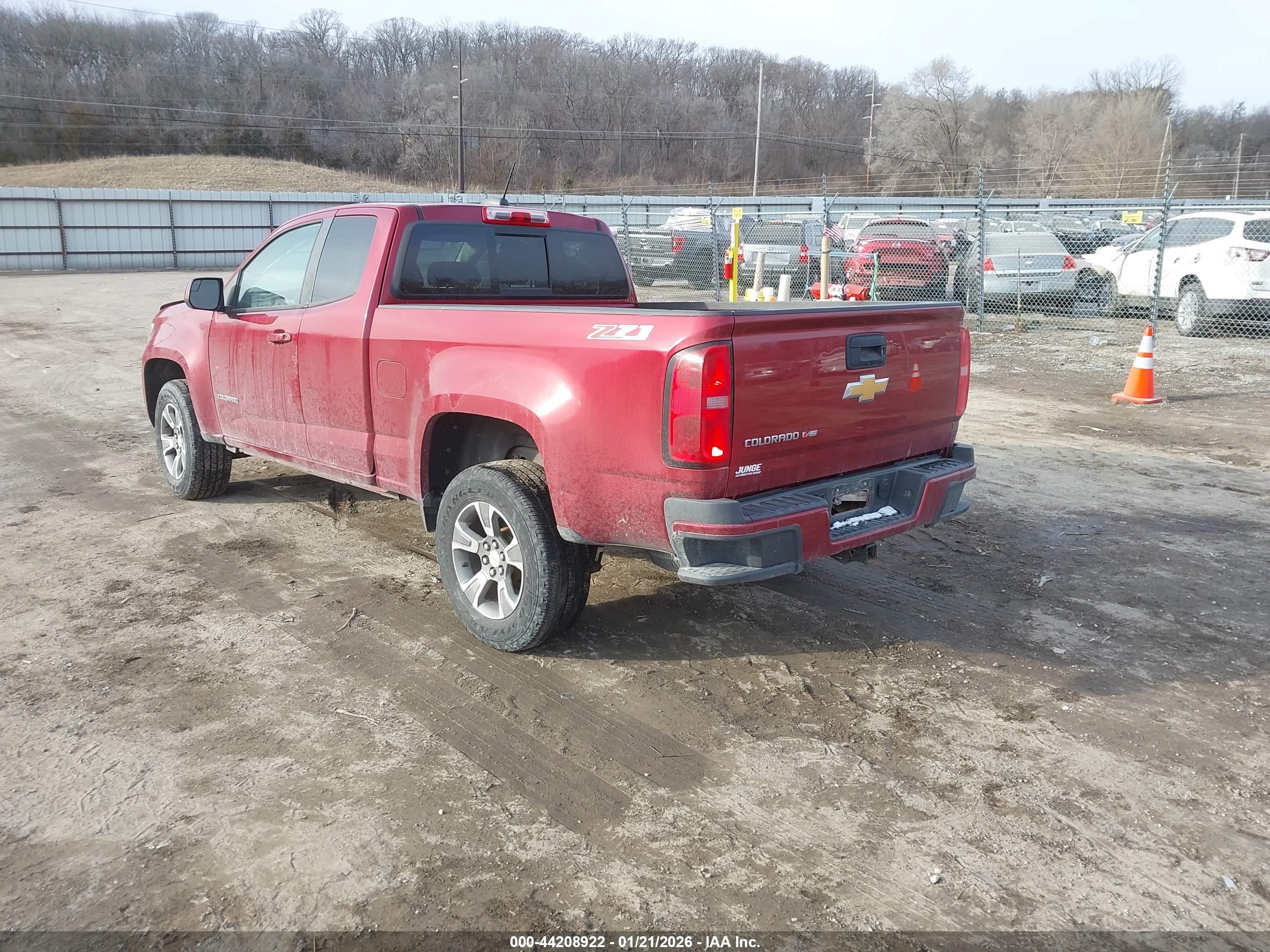 CHEVROLET COLORADO image 3