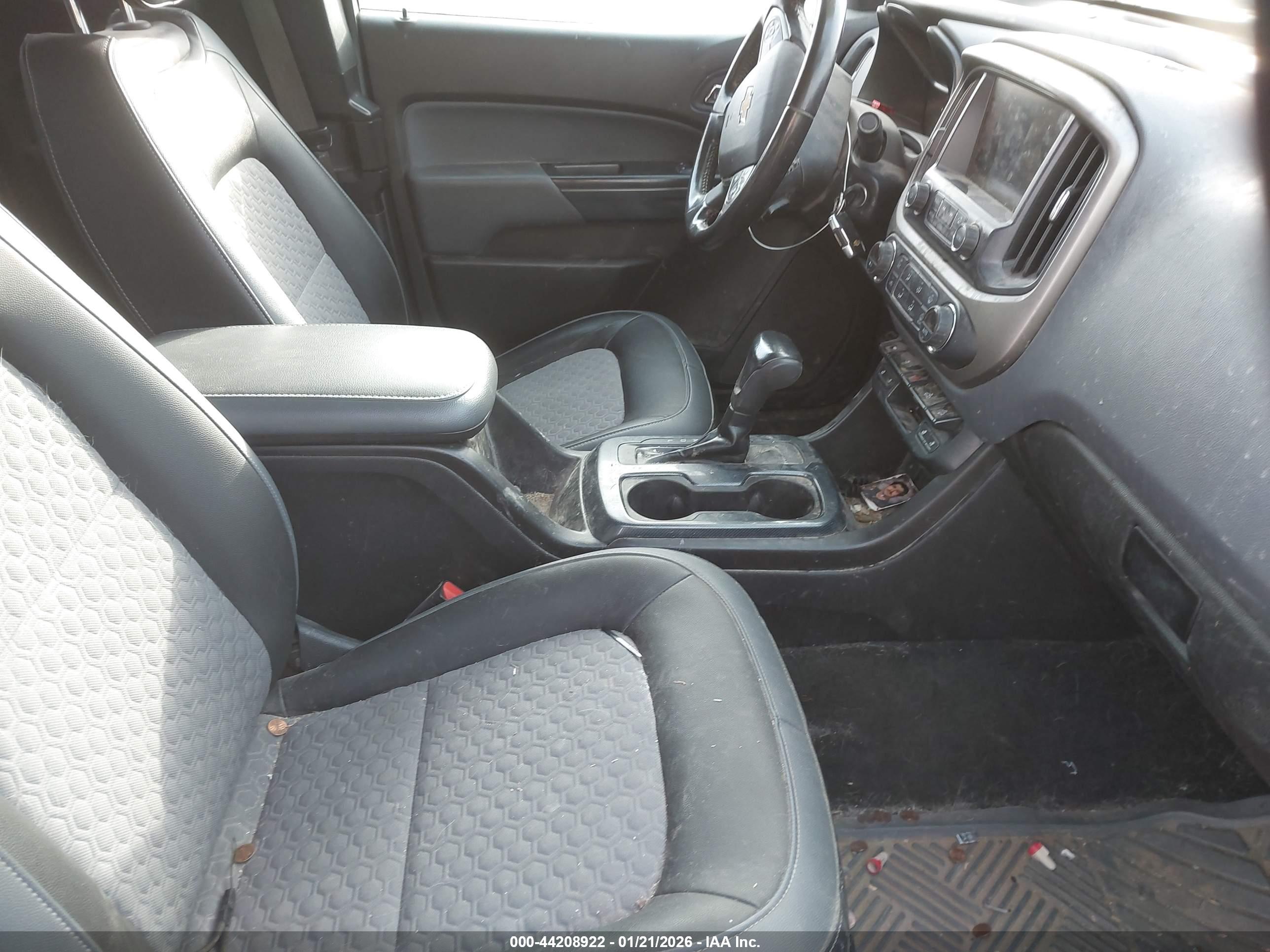 CHEVROLET COLORADO image 5