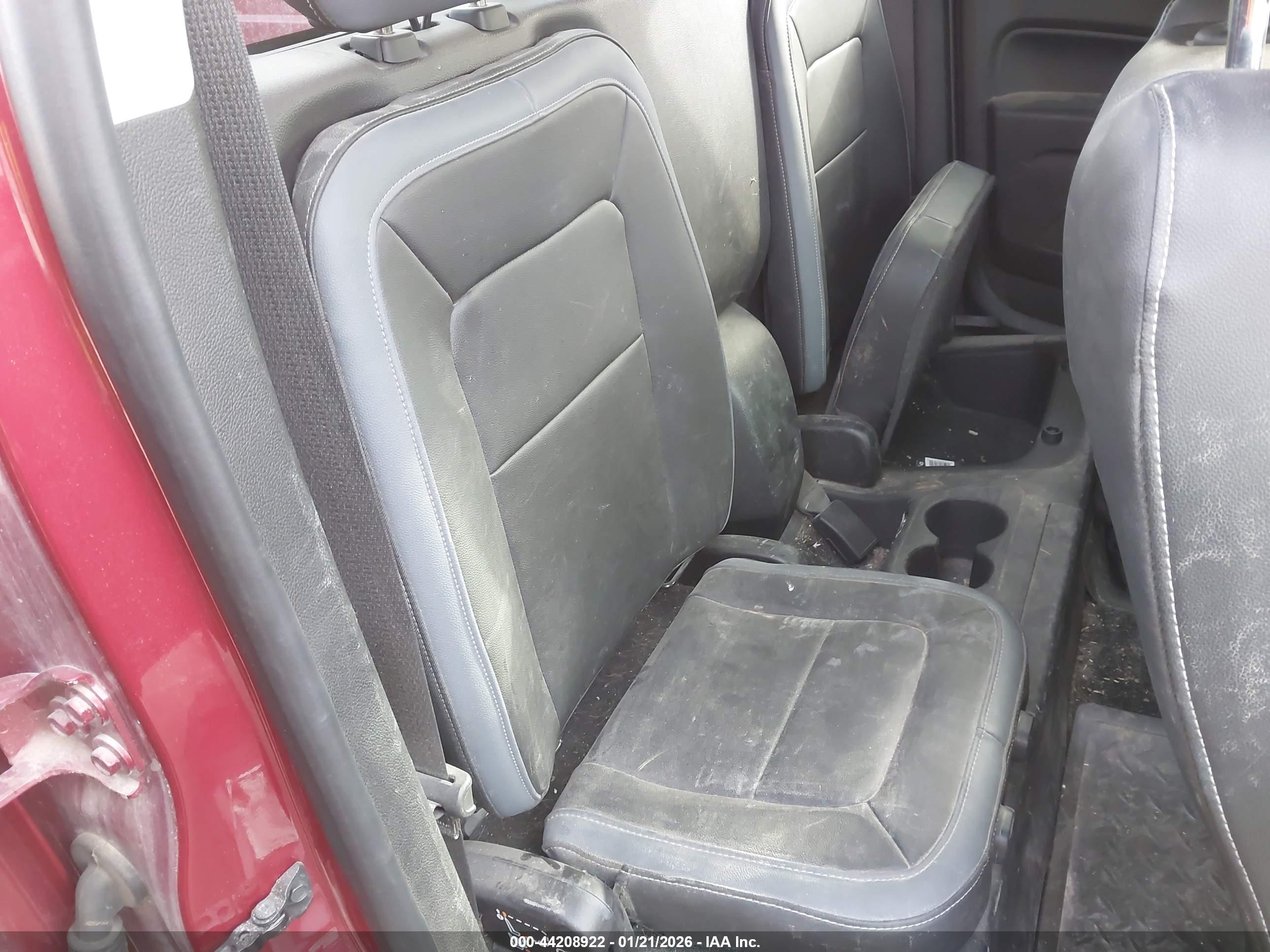CHEVROLET COLORADO image 8