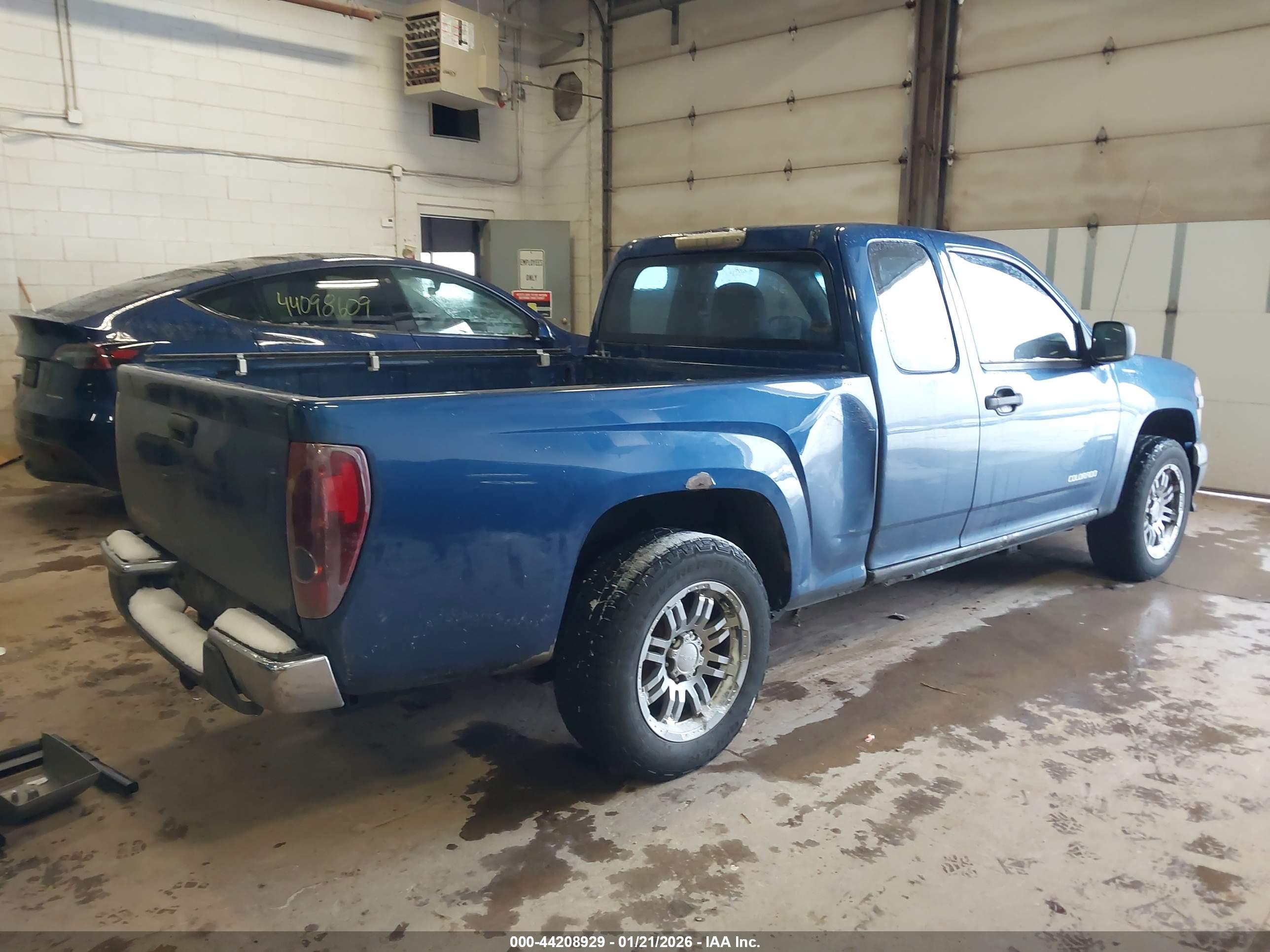 CHEVROLET COLORADO image 4