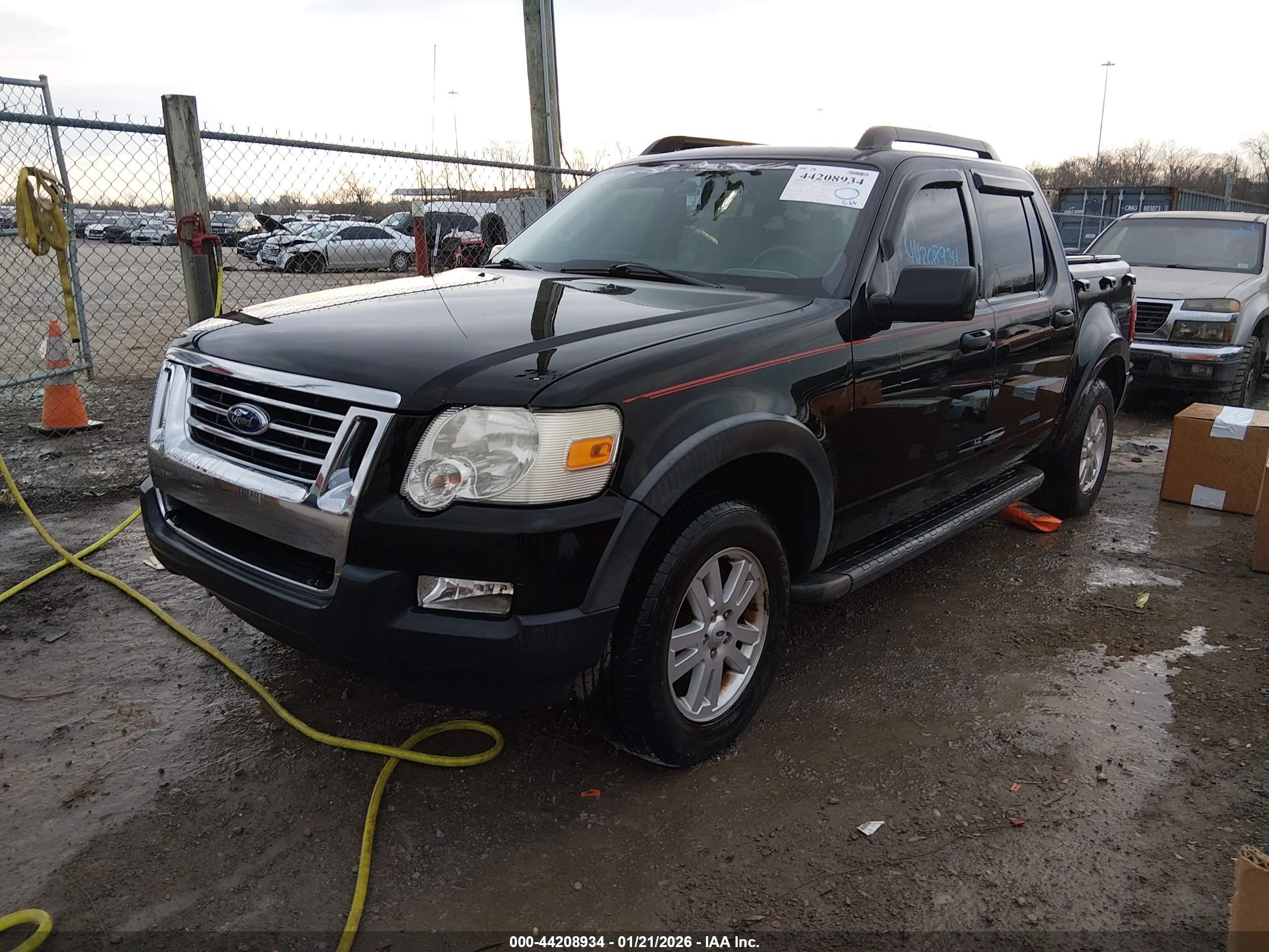 FORD EXPLORER image 2