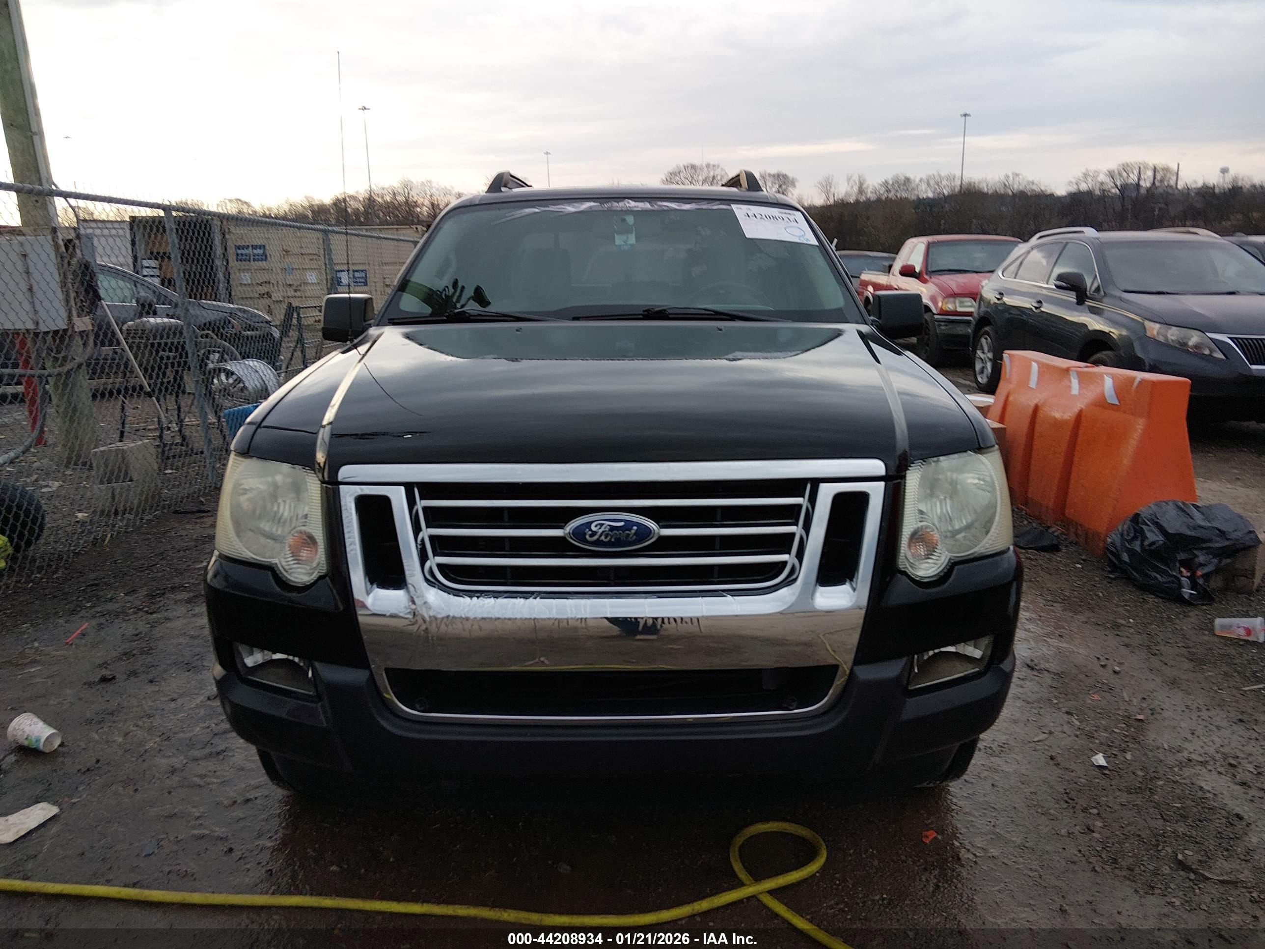 FORD EXPLORER image 6