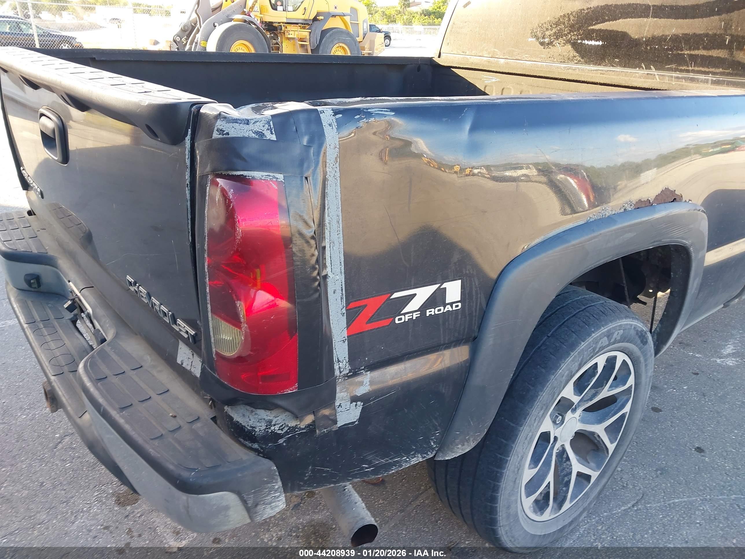CHEVROLET SILVERADO image 6