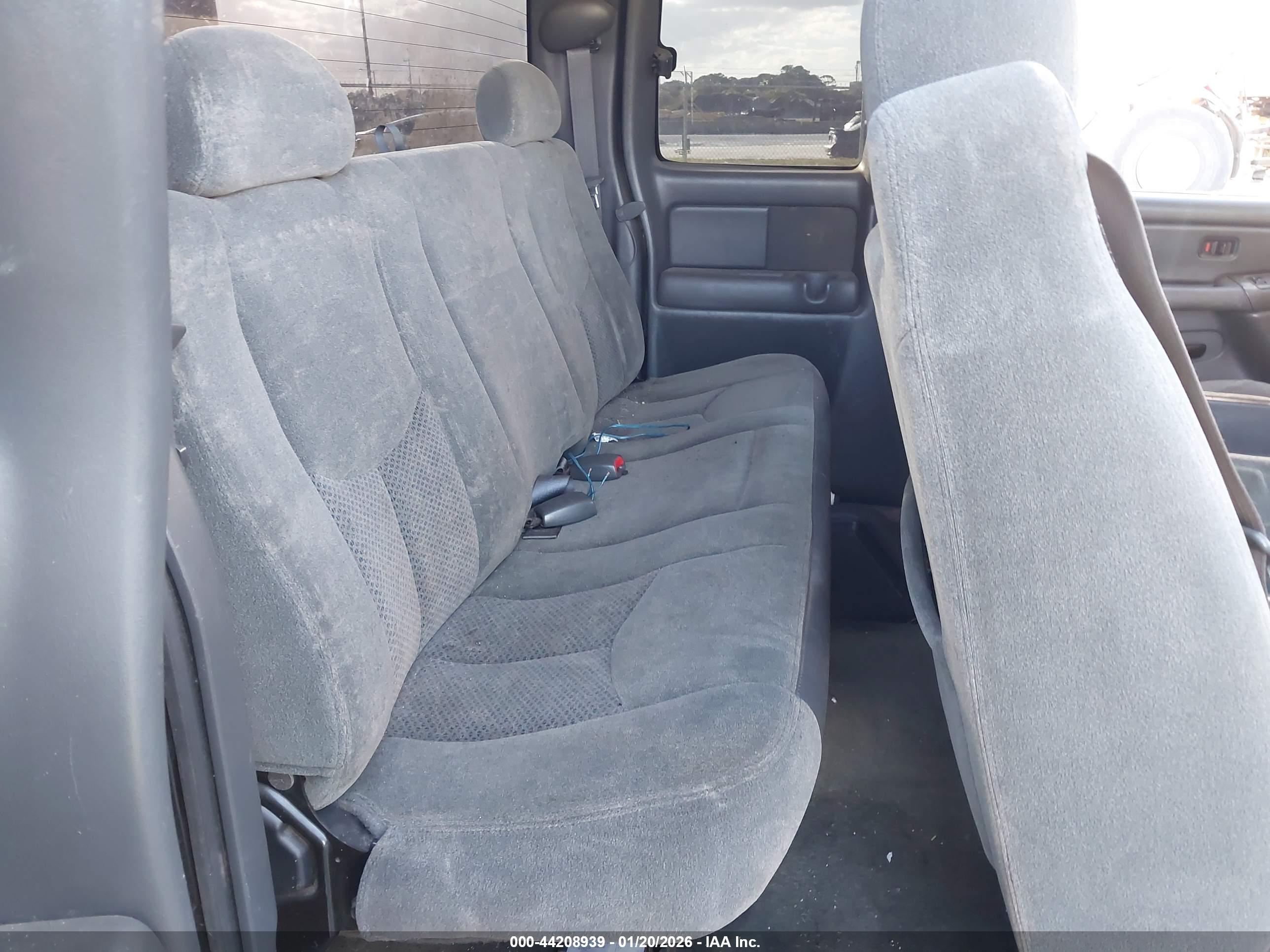 CHEVROLET SILVERADO image 8