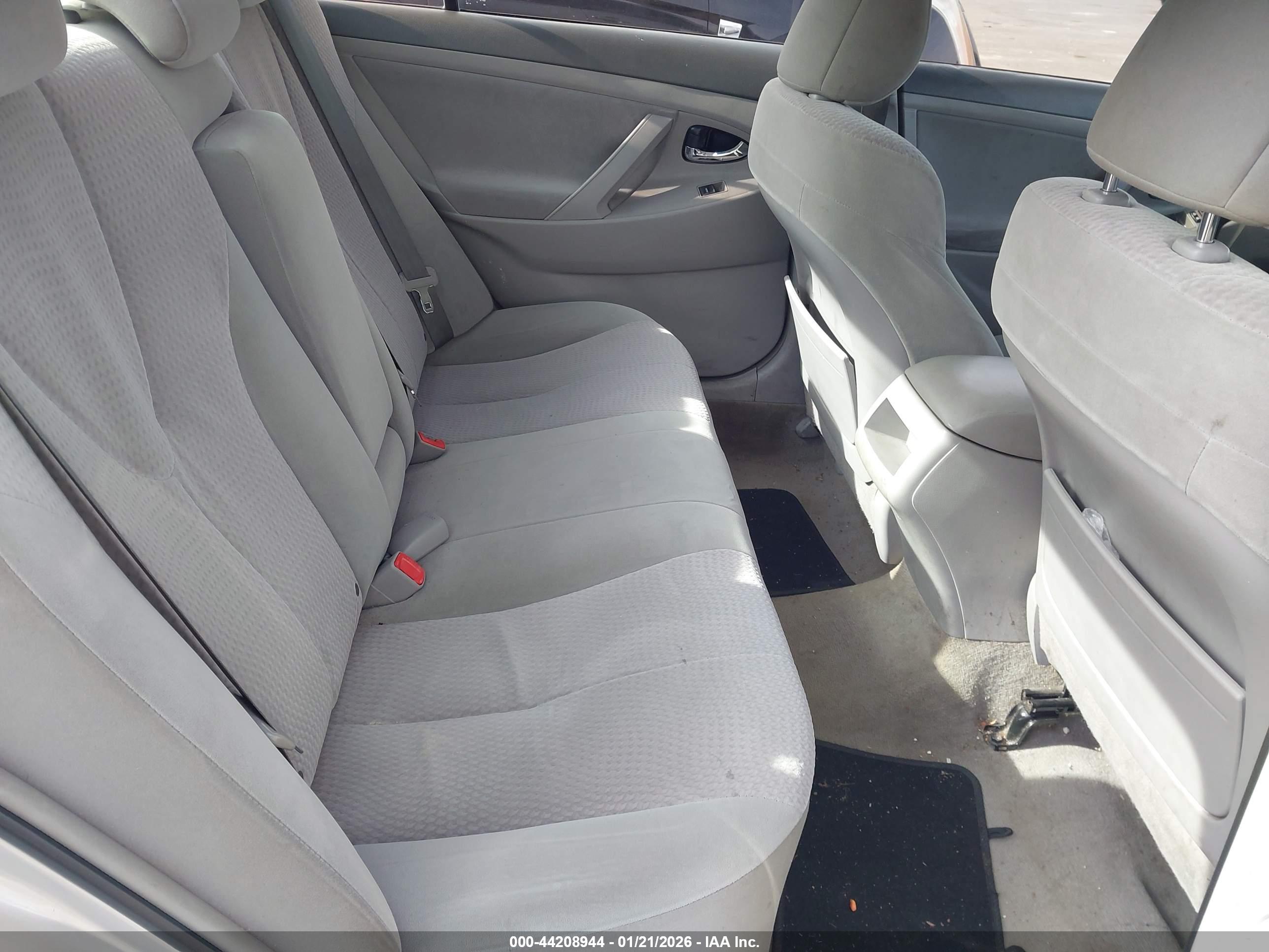 TOYOTA CAMRY image 8