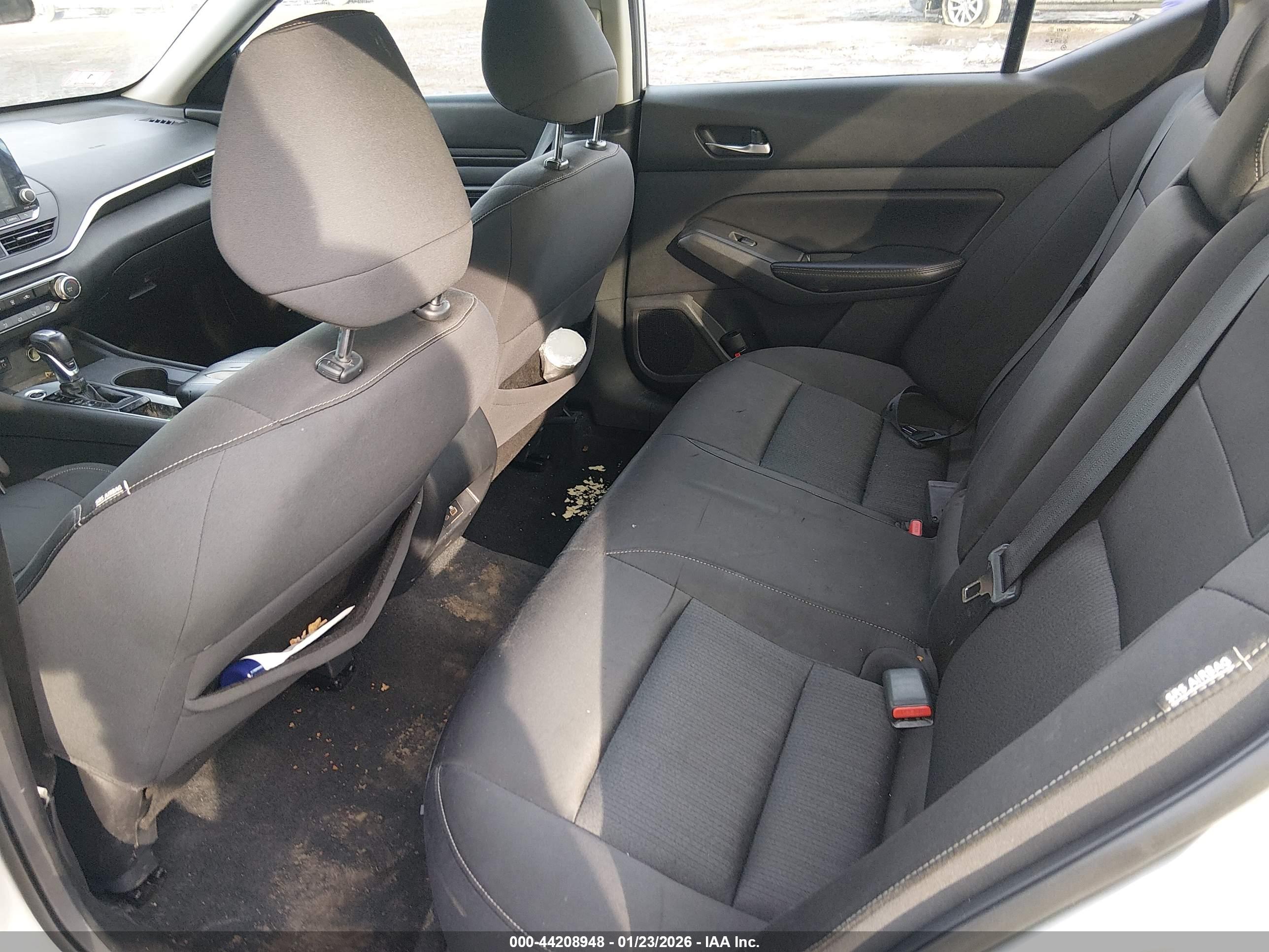 NISSAN ALTIMA image 8