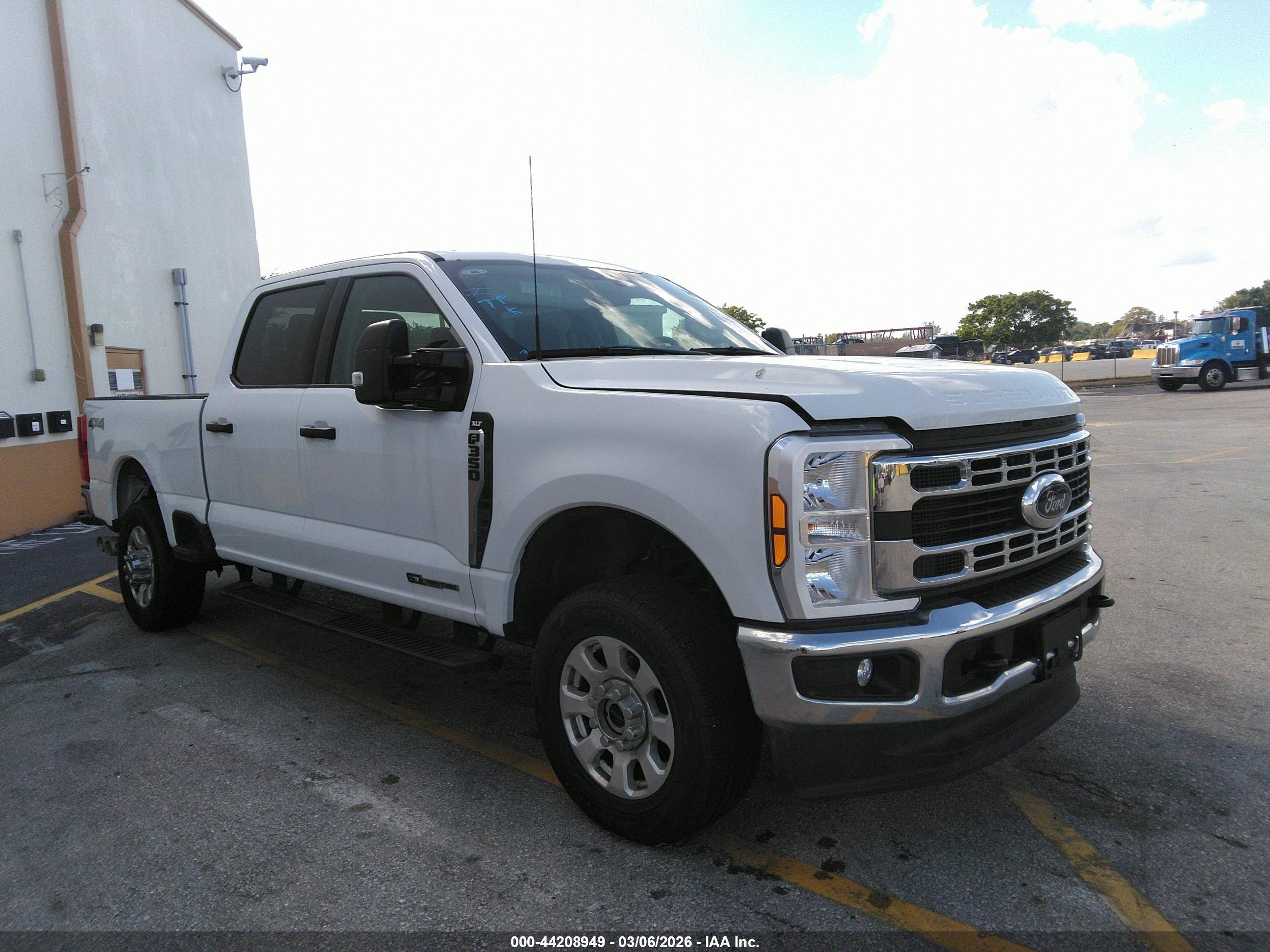 FORD F-350 image 2